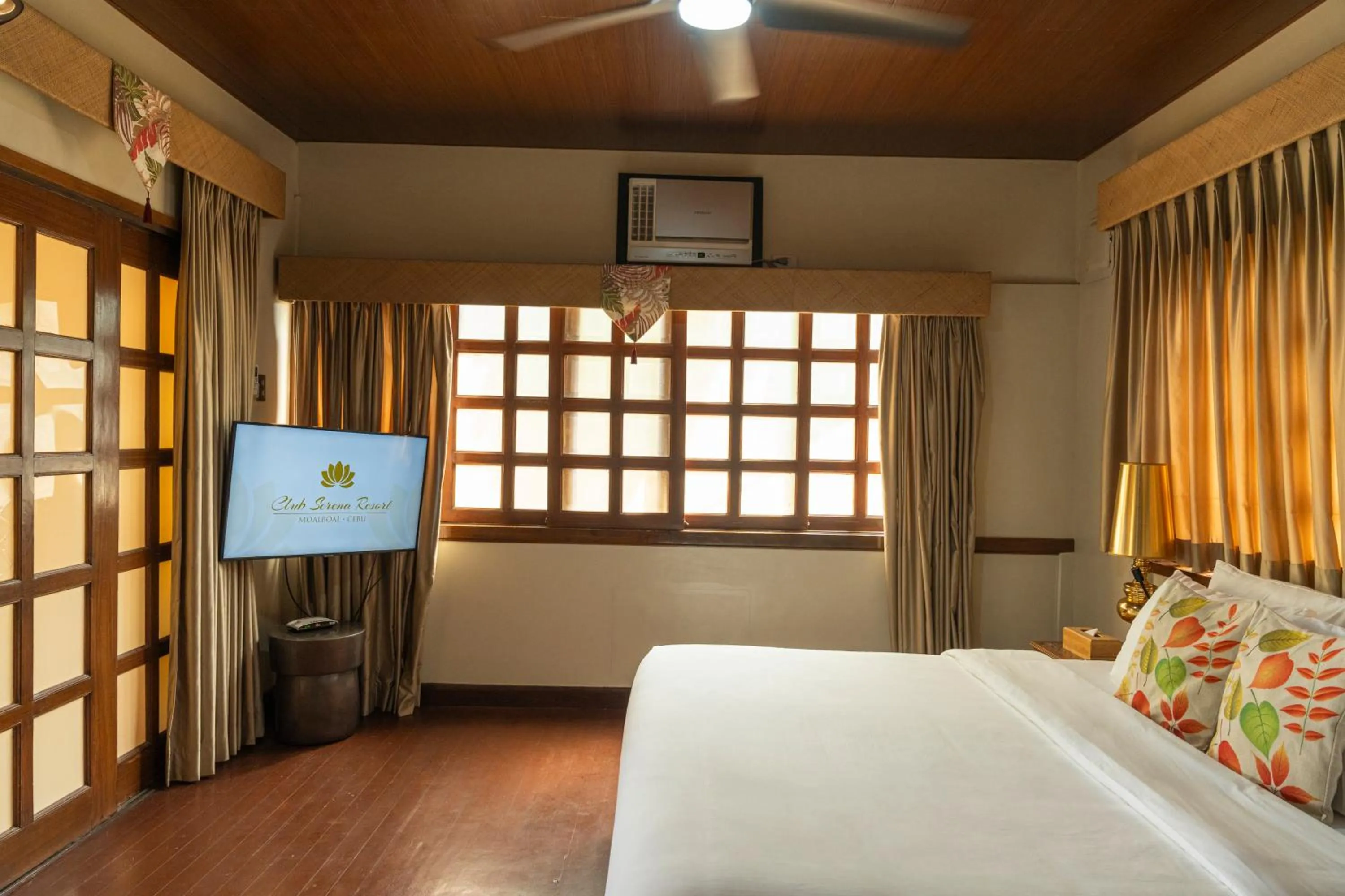 Bed in Club Serena Resort