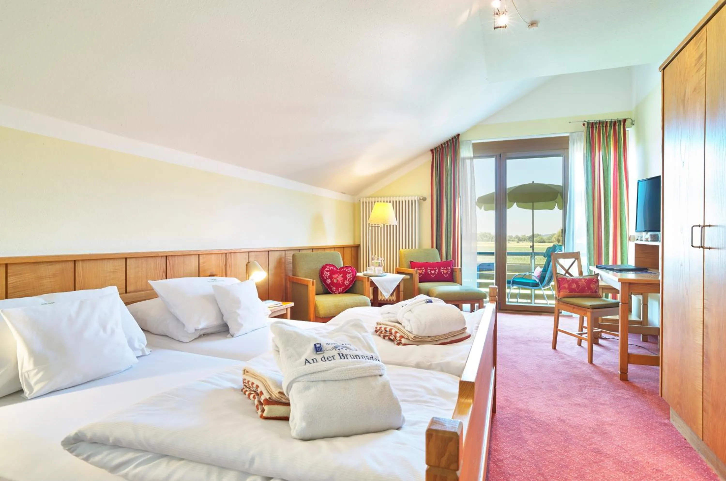 Double Room with West-Facing Balcony - single occupancy in Hotel An der Brunnader - Die Therme befindet sich 4 Geh-Minuten entfernt