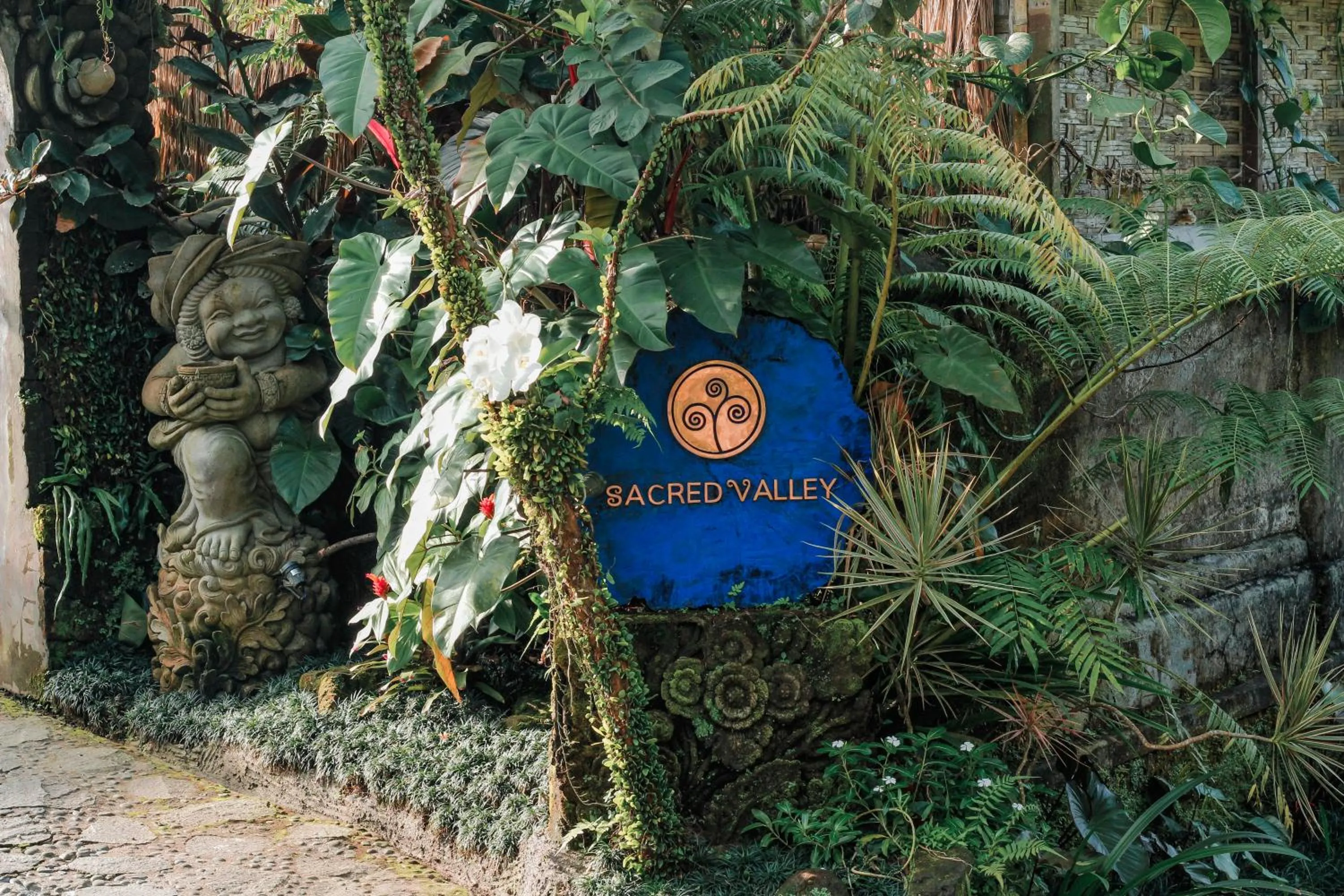 Facade/entrance in Sacred Valley by GenuineHost