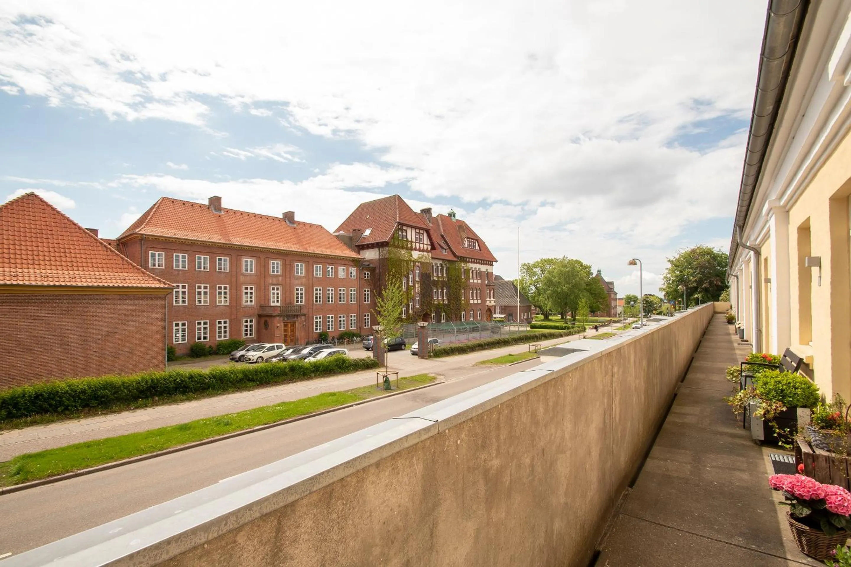 Facade/entrance in Exclusive 2 Bedroom Apartment