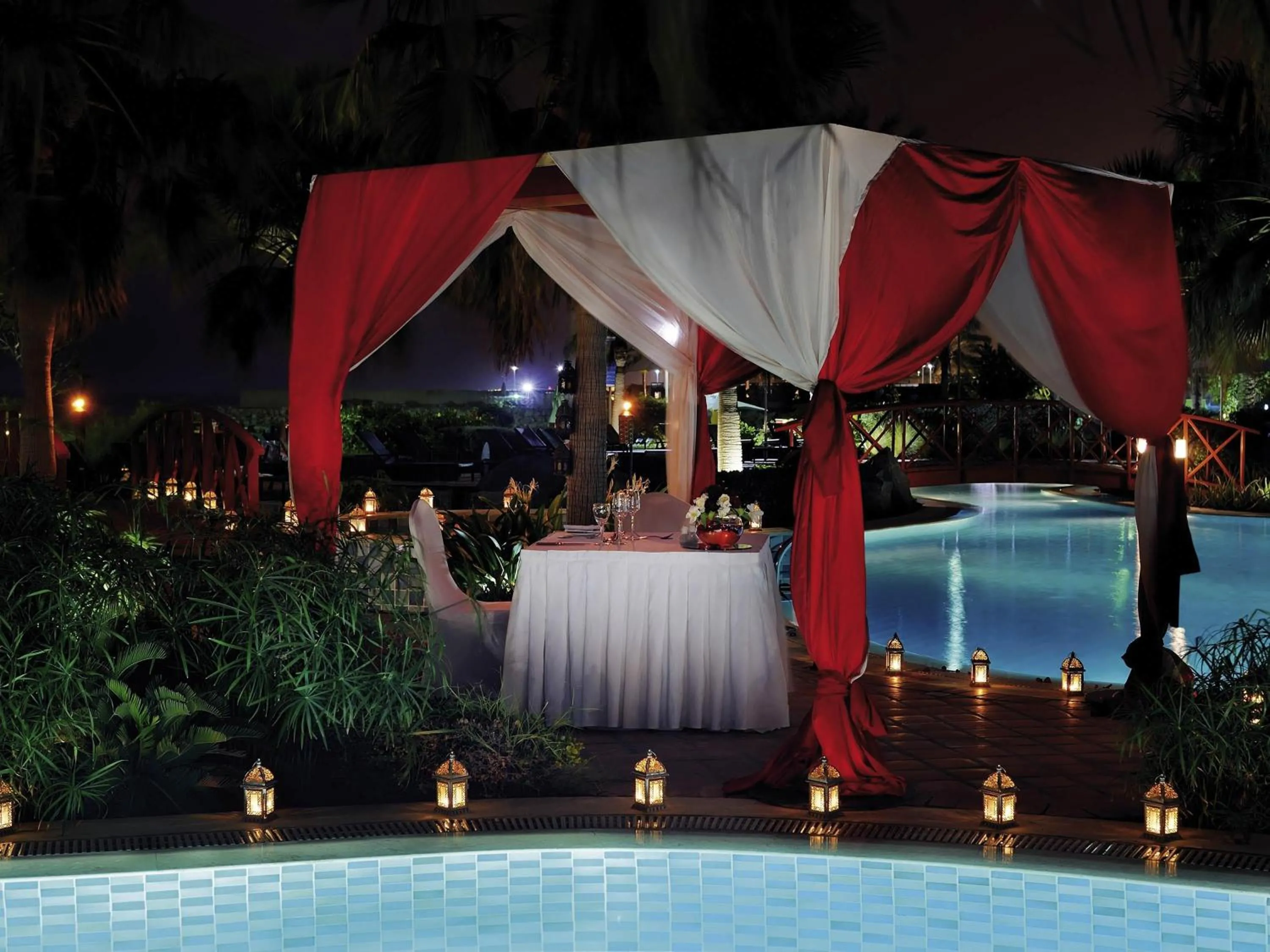 Restaurant/places to eat in Mövenpick Hotel & Resort Al Bida'a