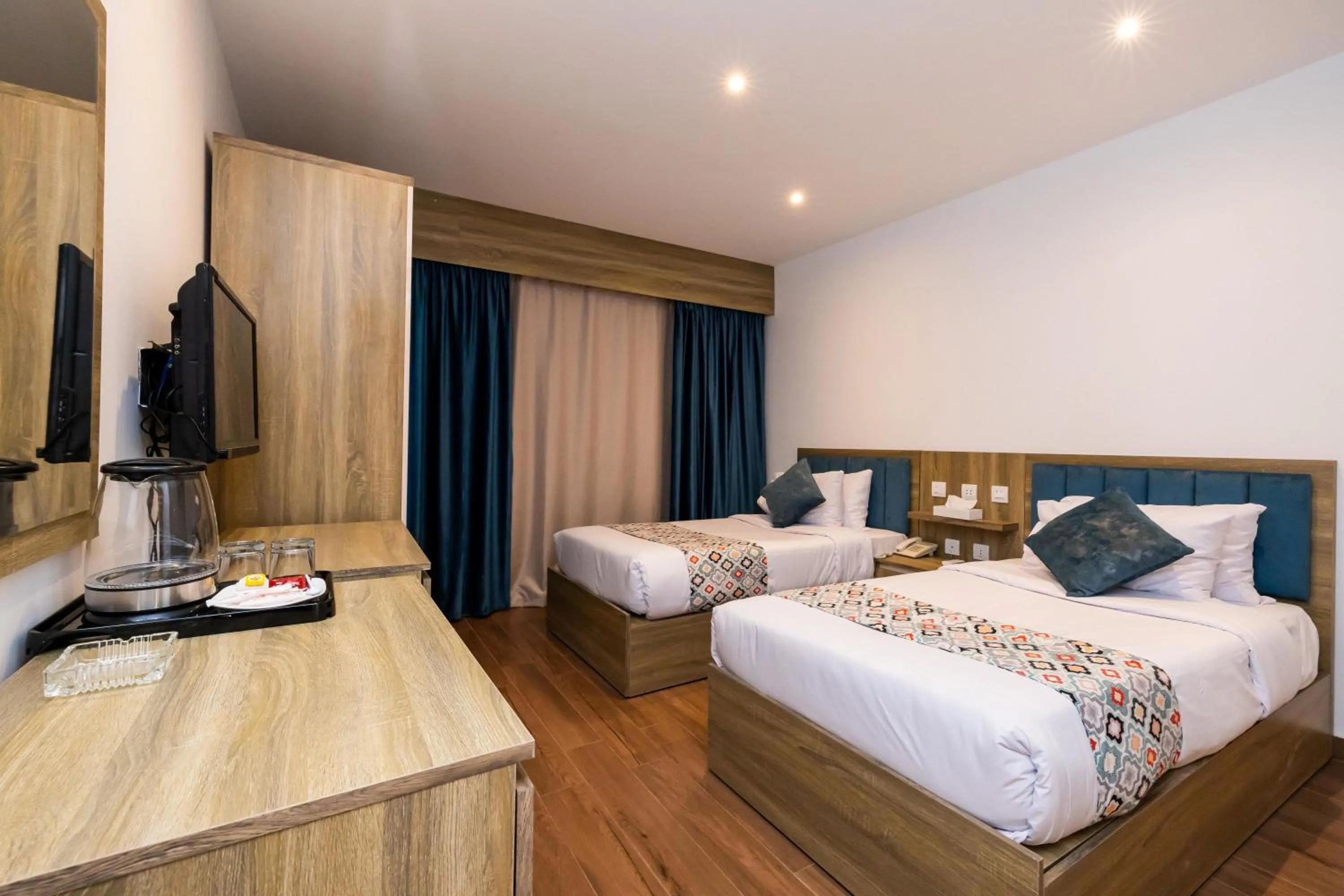 Shower, Bed in Golden Park Hotel Cairo, Heliopolis