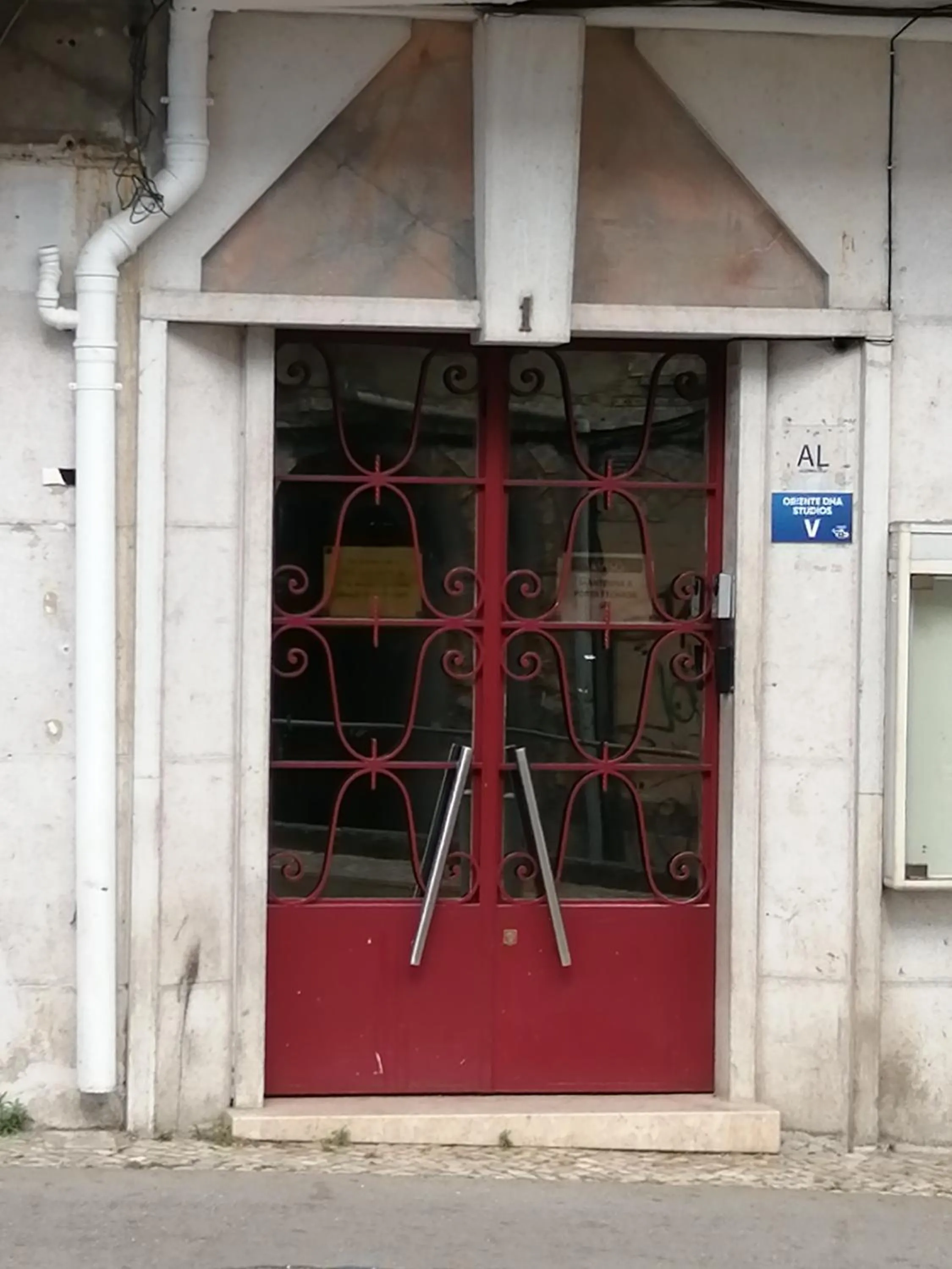 Facade/entrance in Oriente DNA Studios V