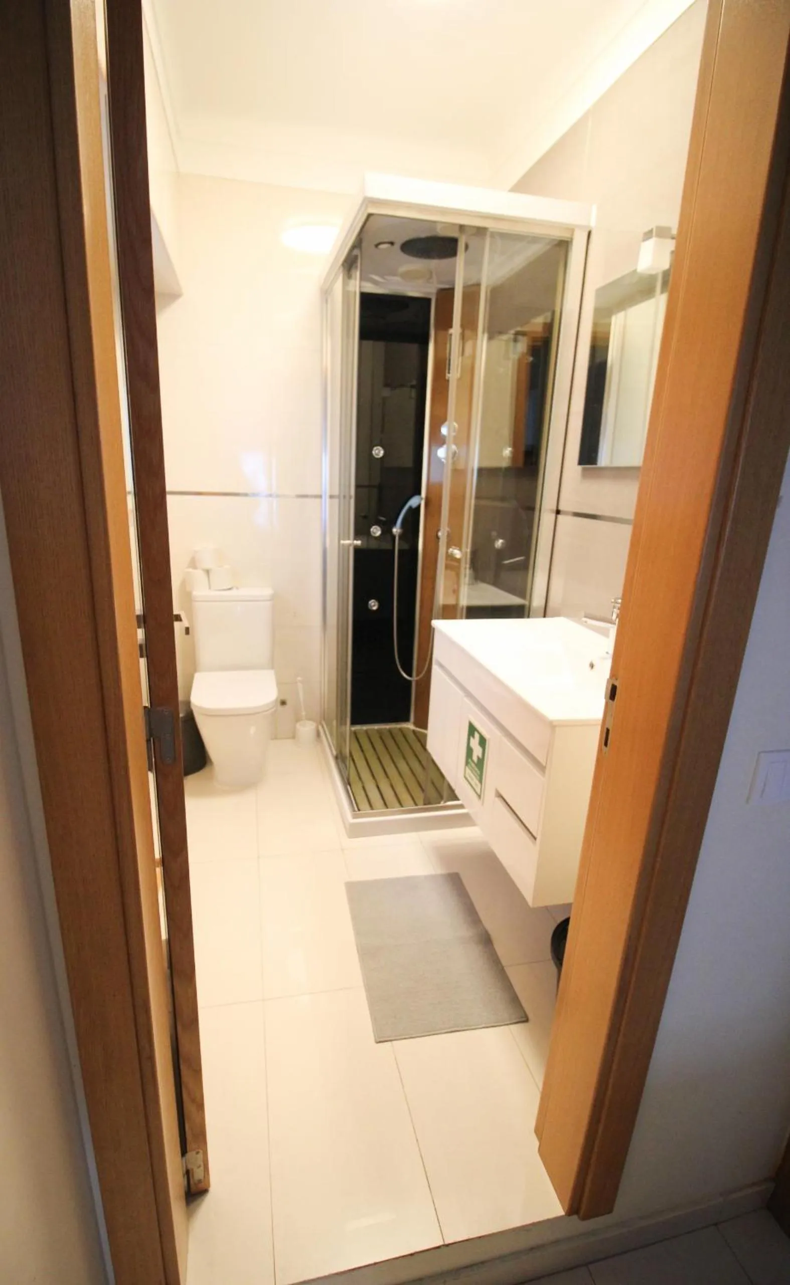 Bathroom in Oriente DNA Studios V