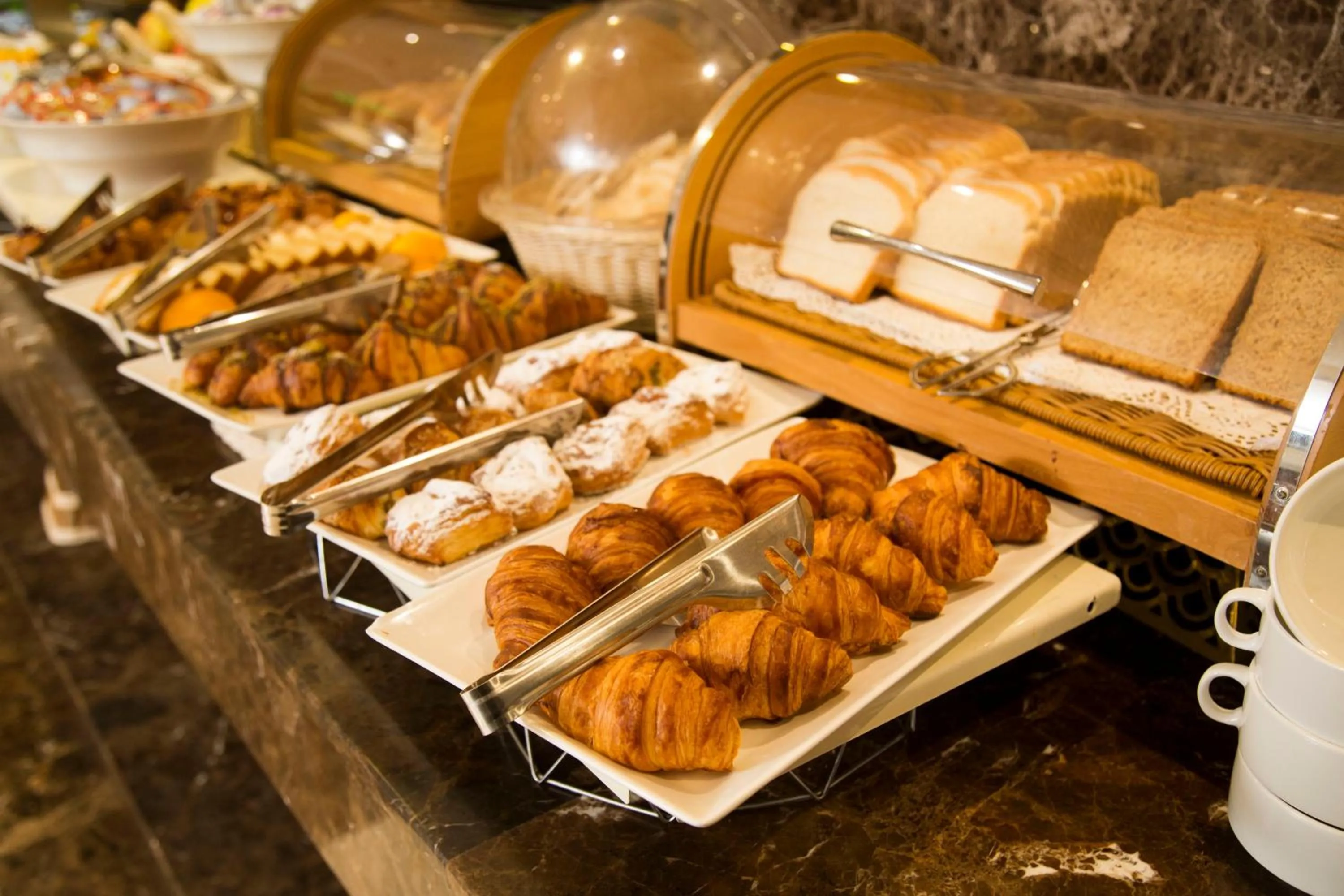 Food and drinks in Faraj Almadina Hotel