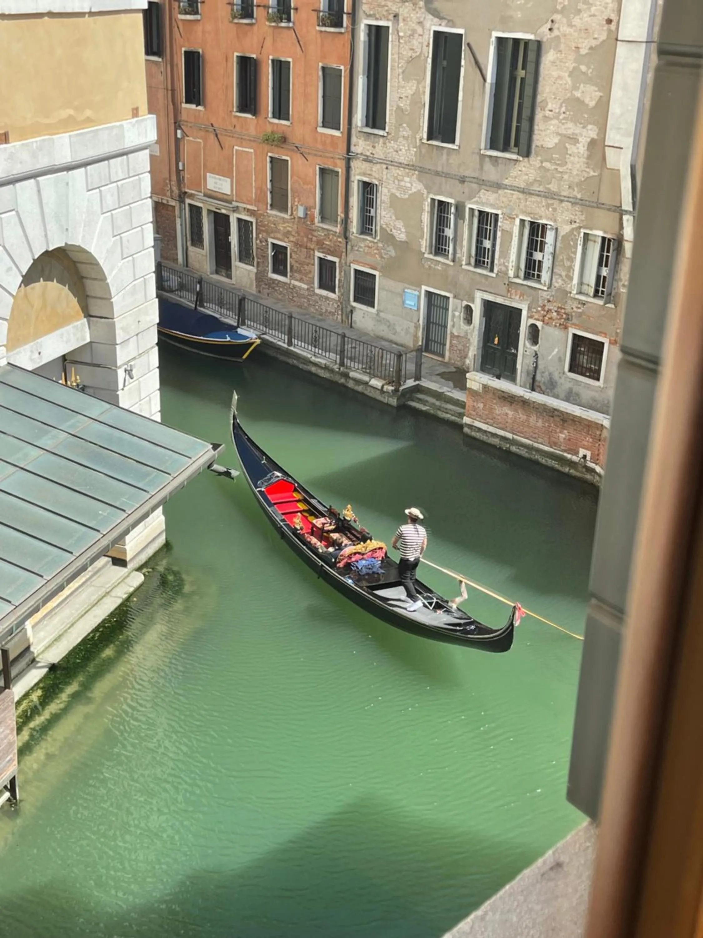 Neighbourhood in Casanova Fenice - Canal View