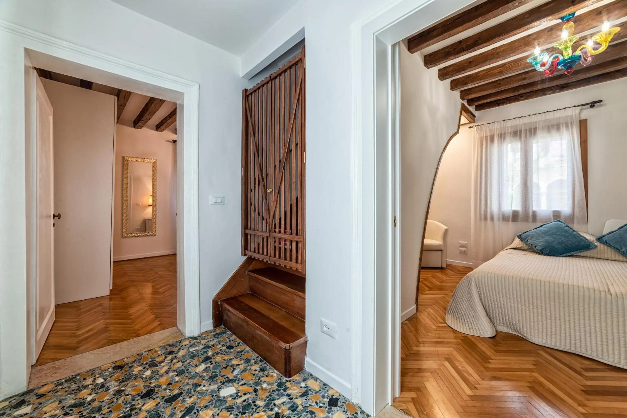 Photo of the whole room, Bed in Casanova Fenice - Canal View