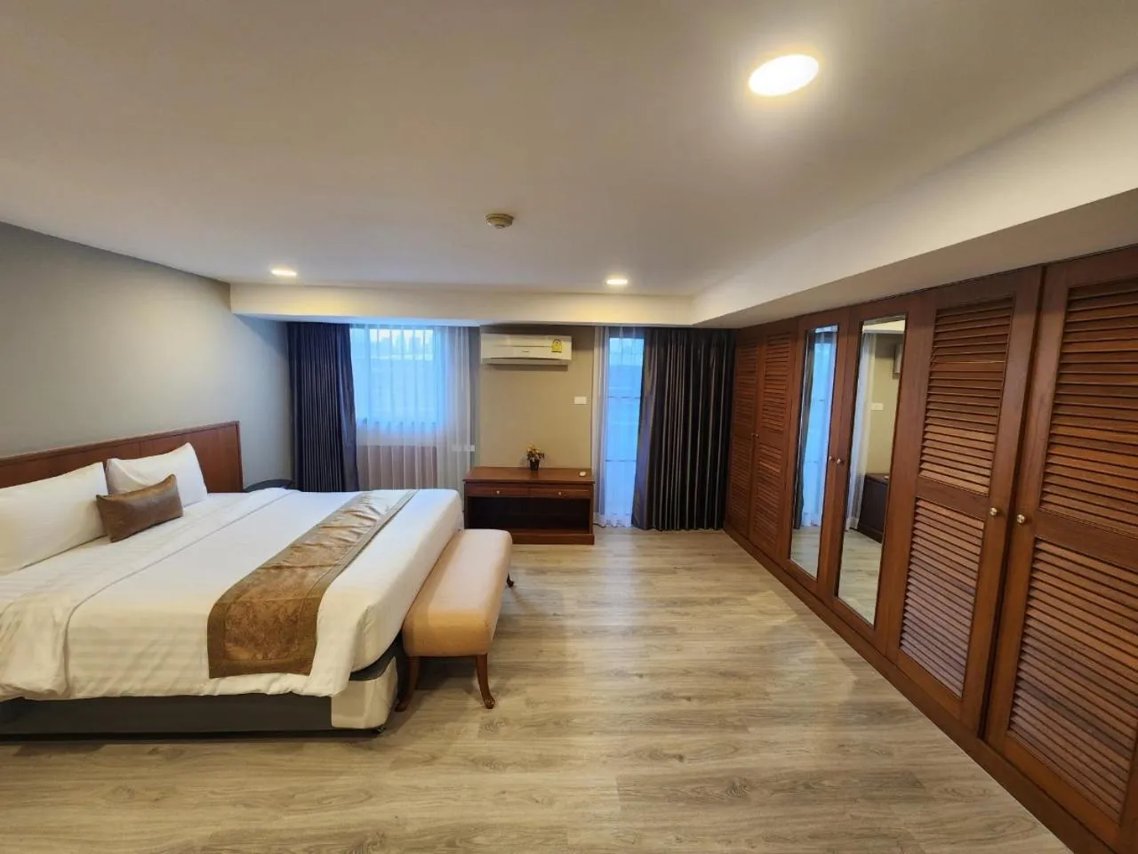 Bed in United Tower Thonglor by Aspira