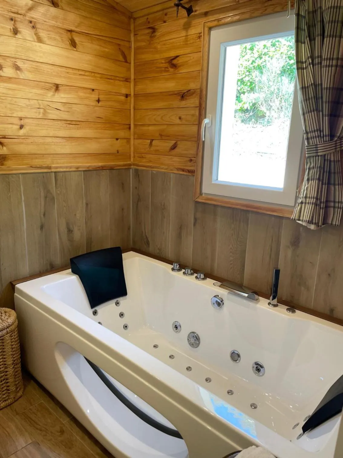 Bath in Le Clos des Senteurs de Chateauneuf de Grasse