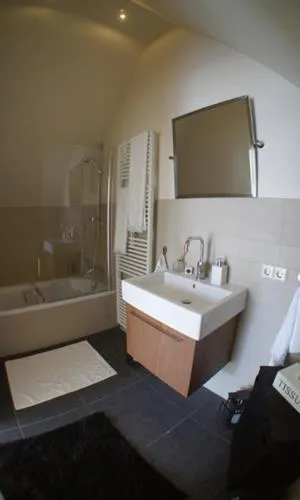 Bathroom in Prince On The Roof