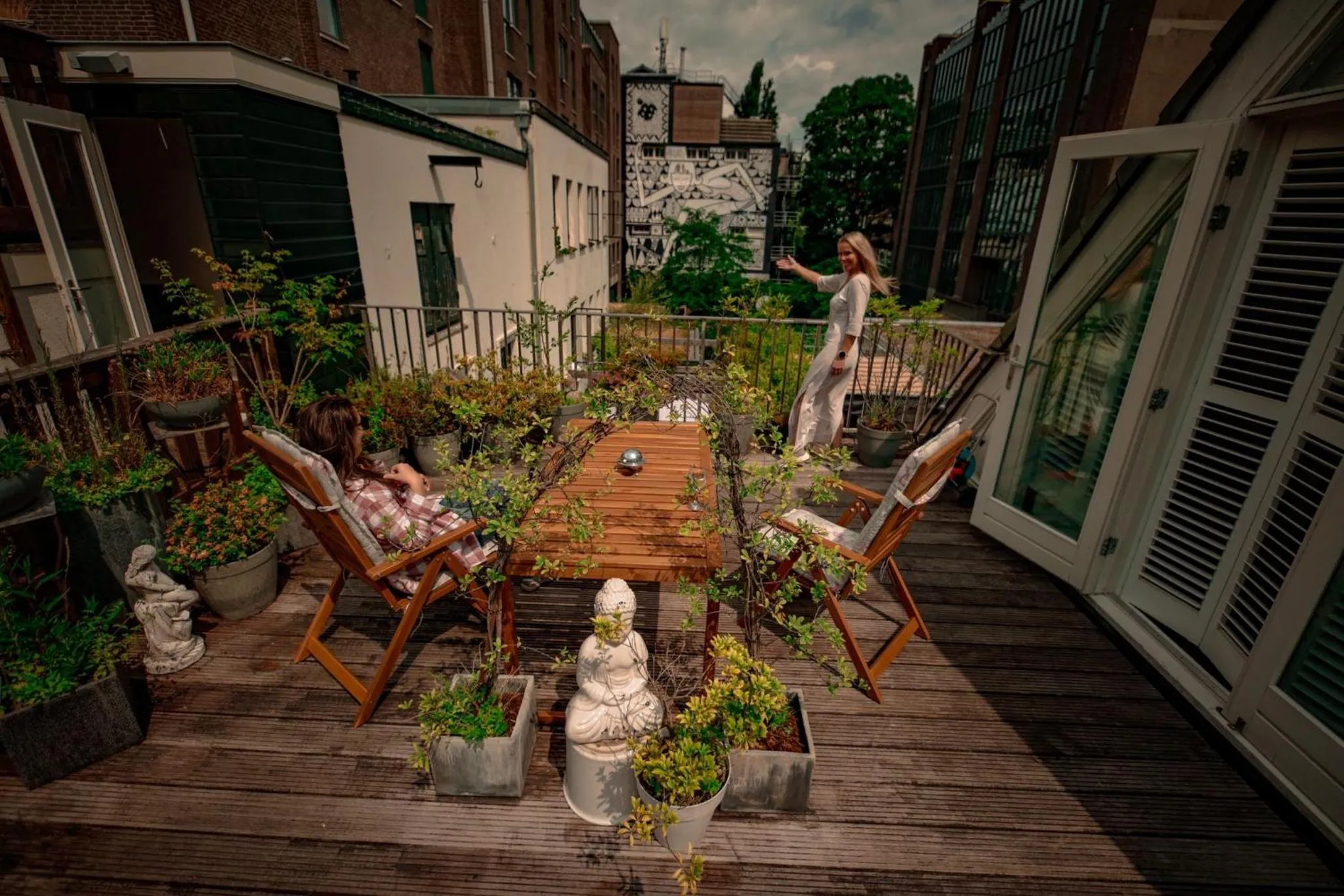 Garden view in Prince On The Roof