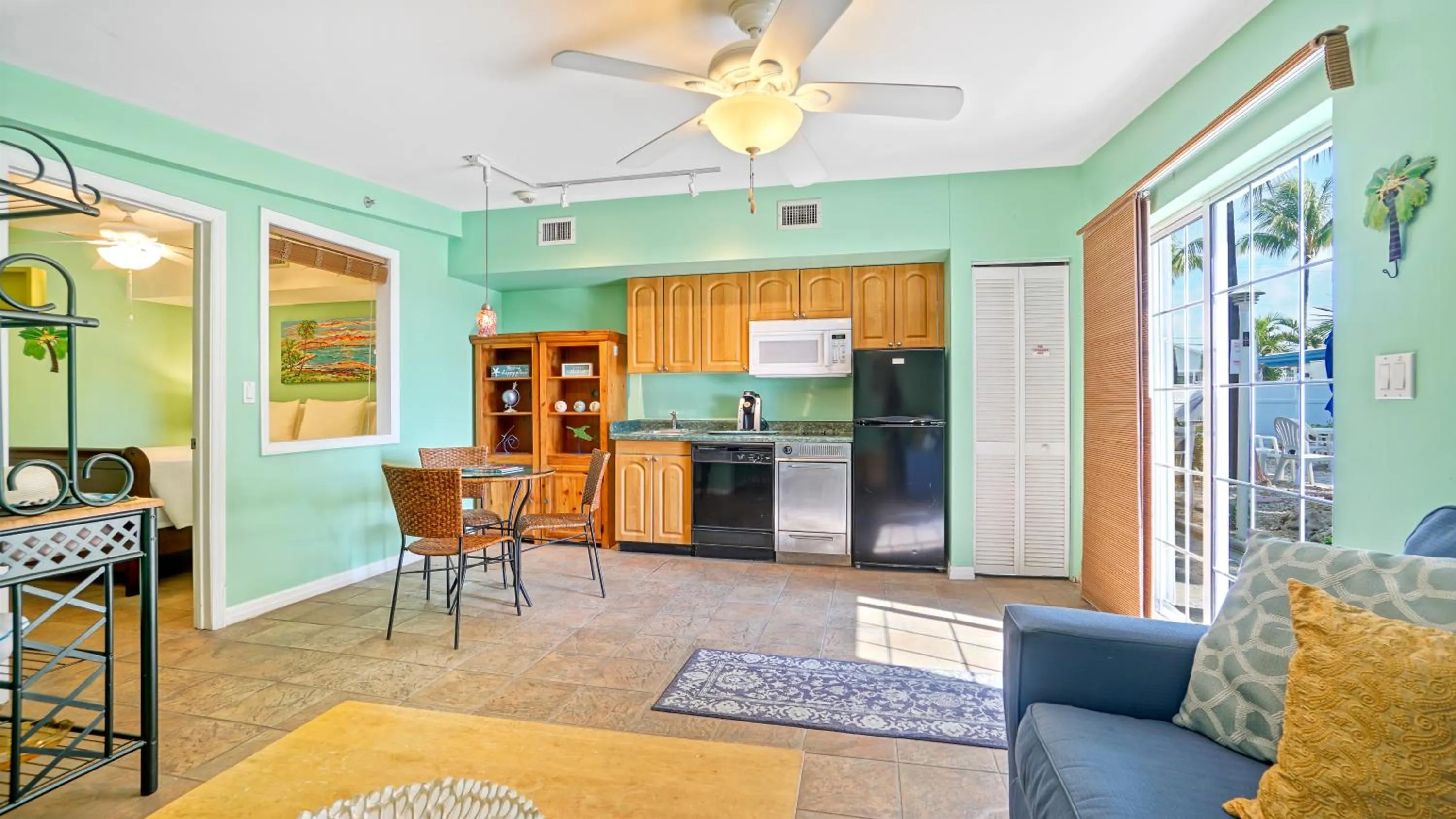 Kitchen or kitchenette in Glunz Ocean Beach Hotel and Resort