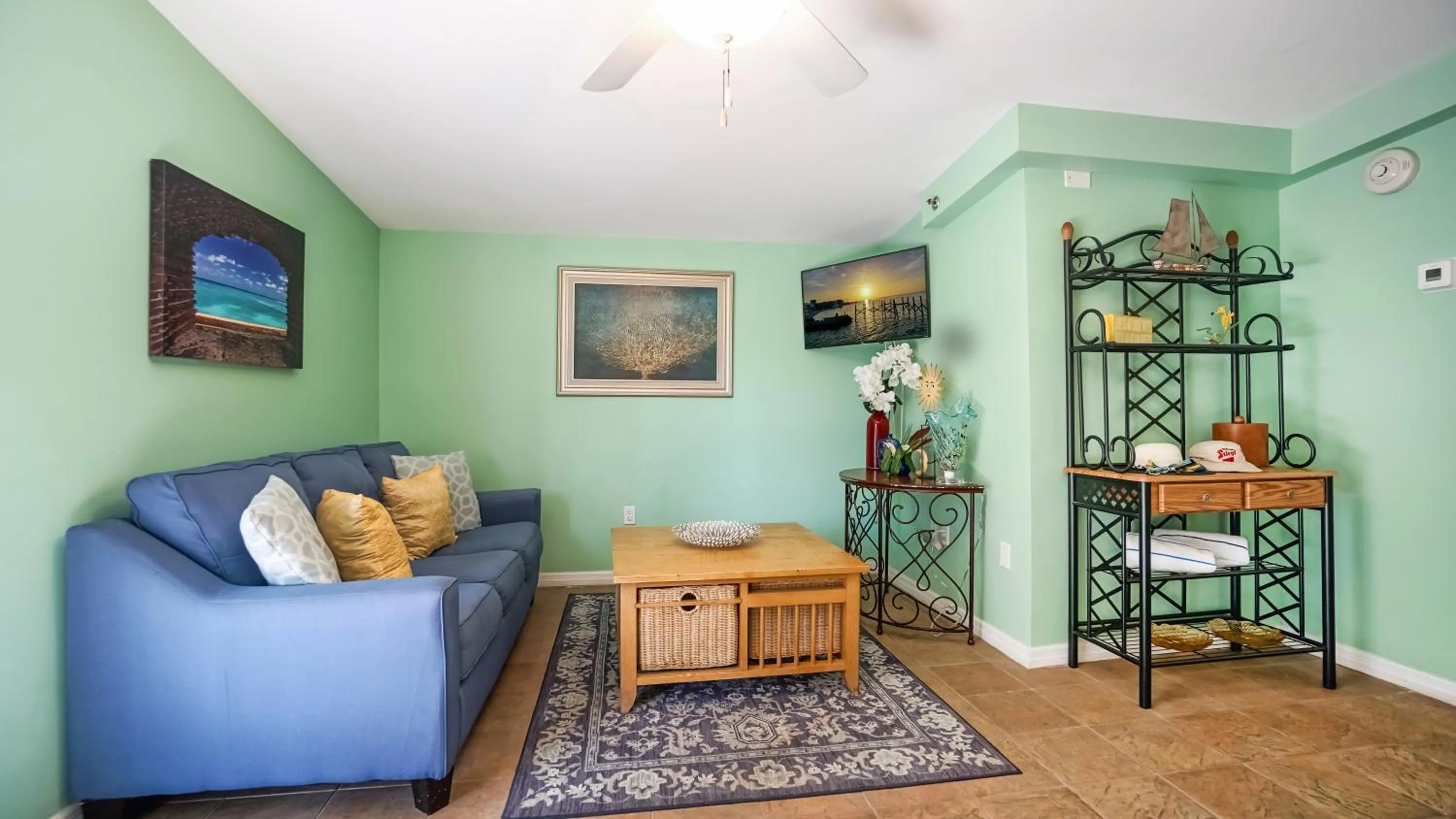 Living room in Glunz Ocean Beach Hotel and Resort