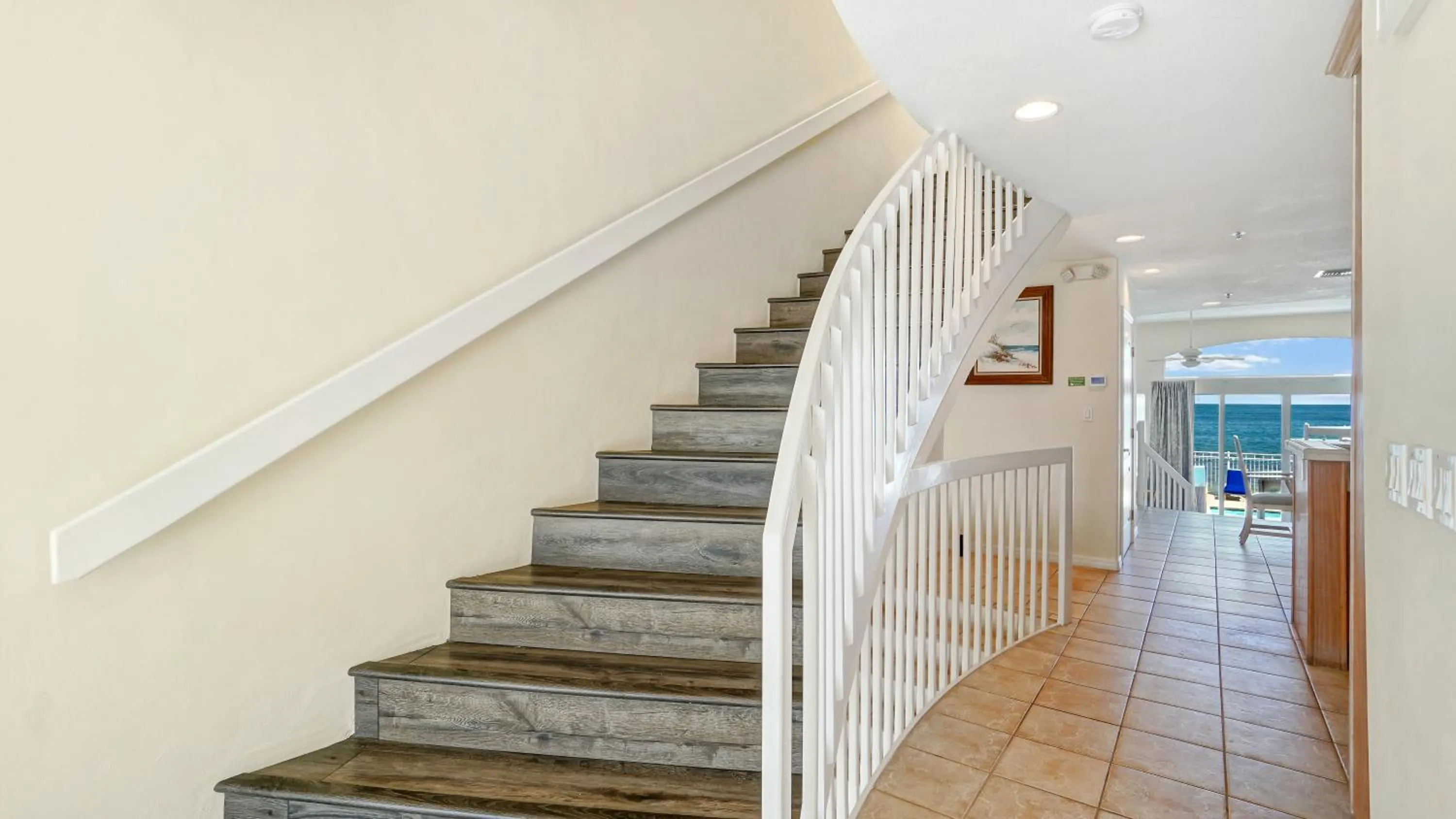 kitchen in Glunz Ocean Beach Hotel and Resort