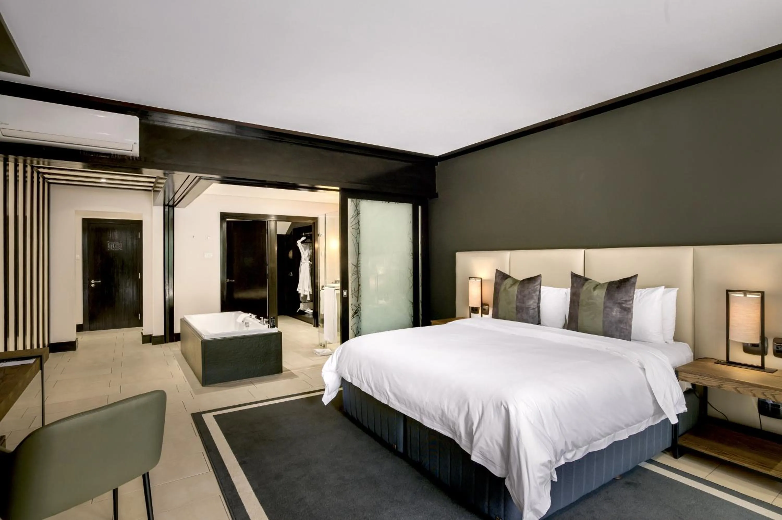 Bedroom, Bed in The Capital Zimbali