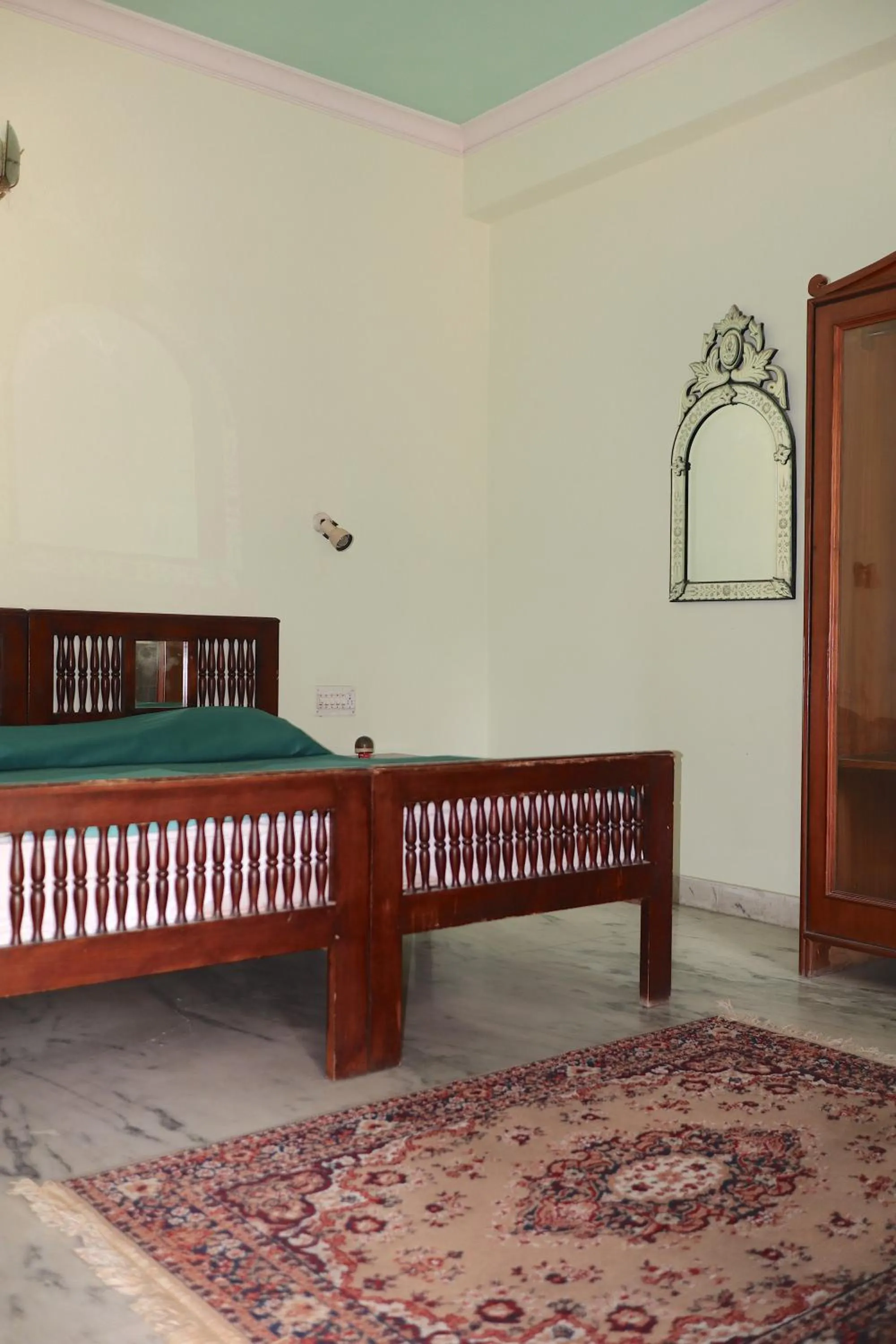 Bed in Shahar Palace