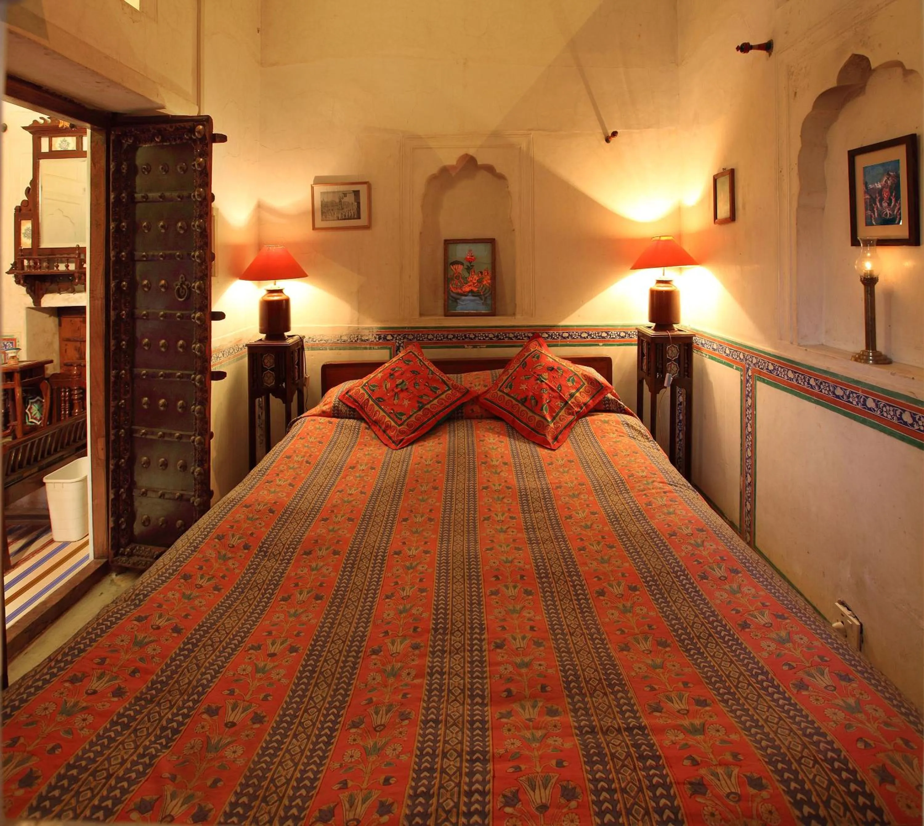 Photo of the whole room, Bed in Hotel Mandawa Haveli