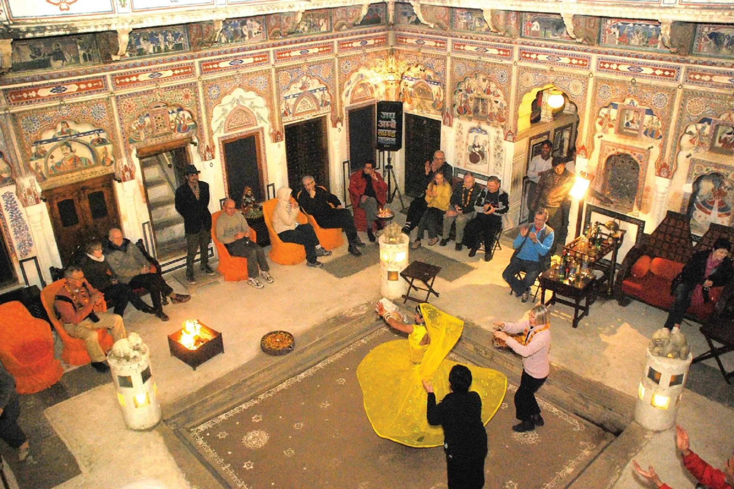 Evening entertainment in Hotel Mandawa Haveli