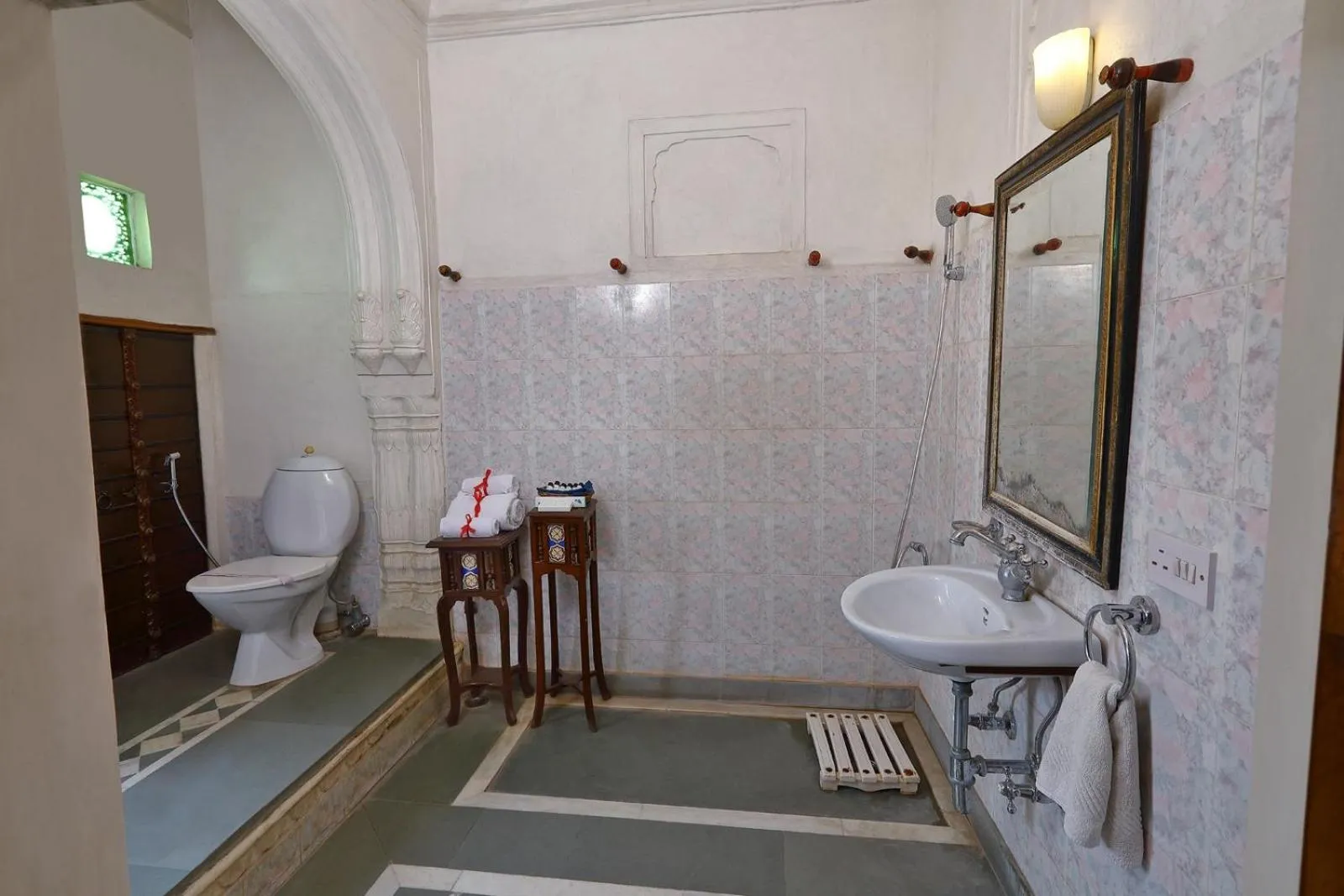 Bathroom in Hotel Mandawa Haveli