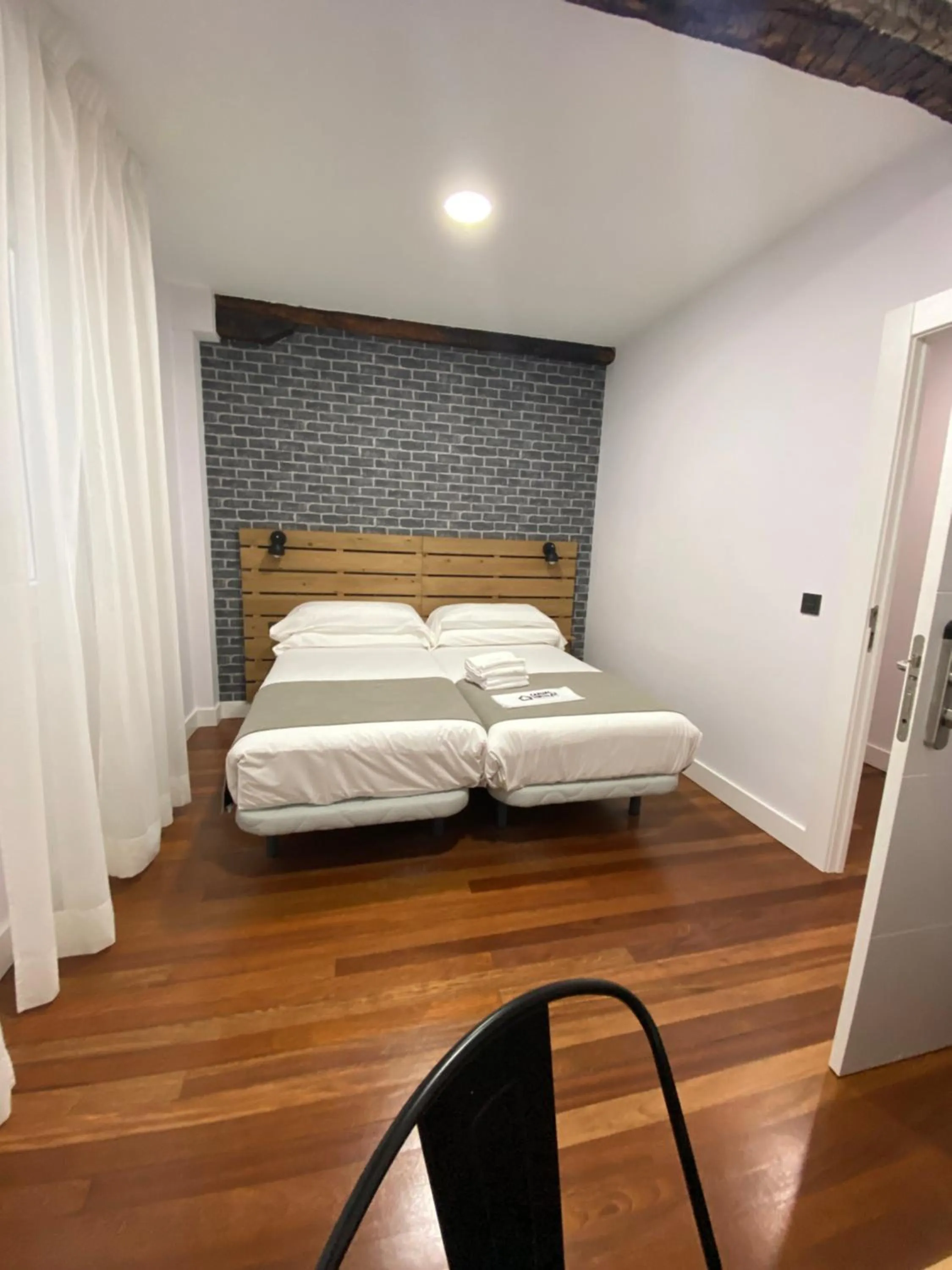 Photo of the whole room, Bed in Casual Mardones