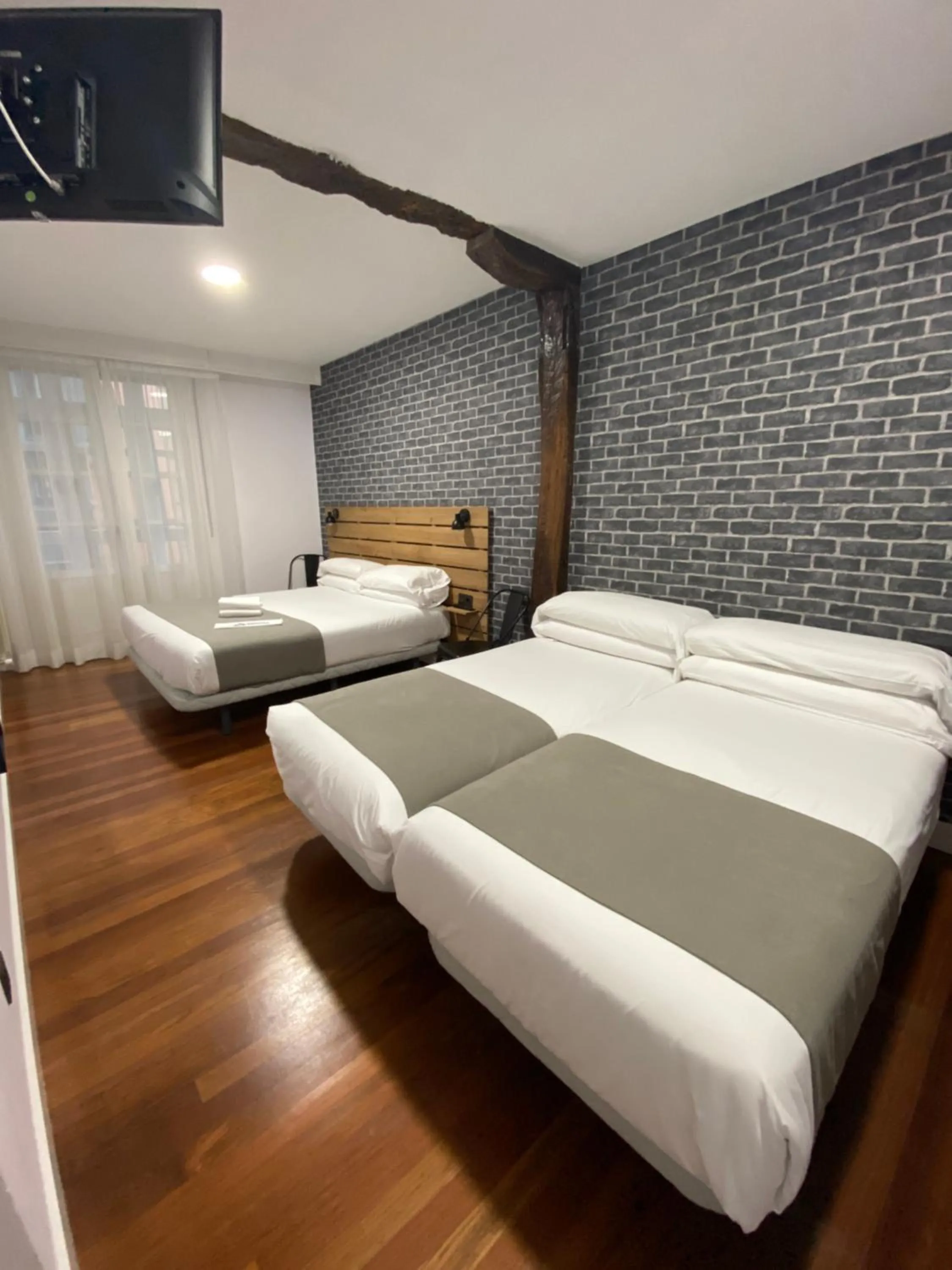 Photo of the whole room, Bed in Casual Mardones