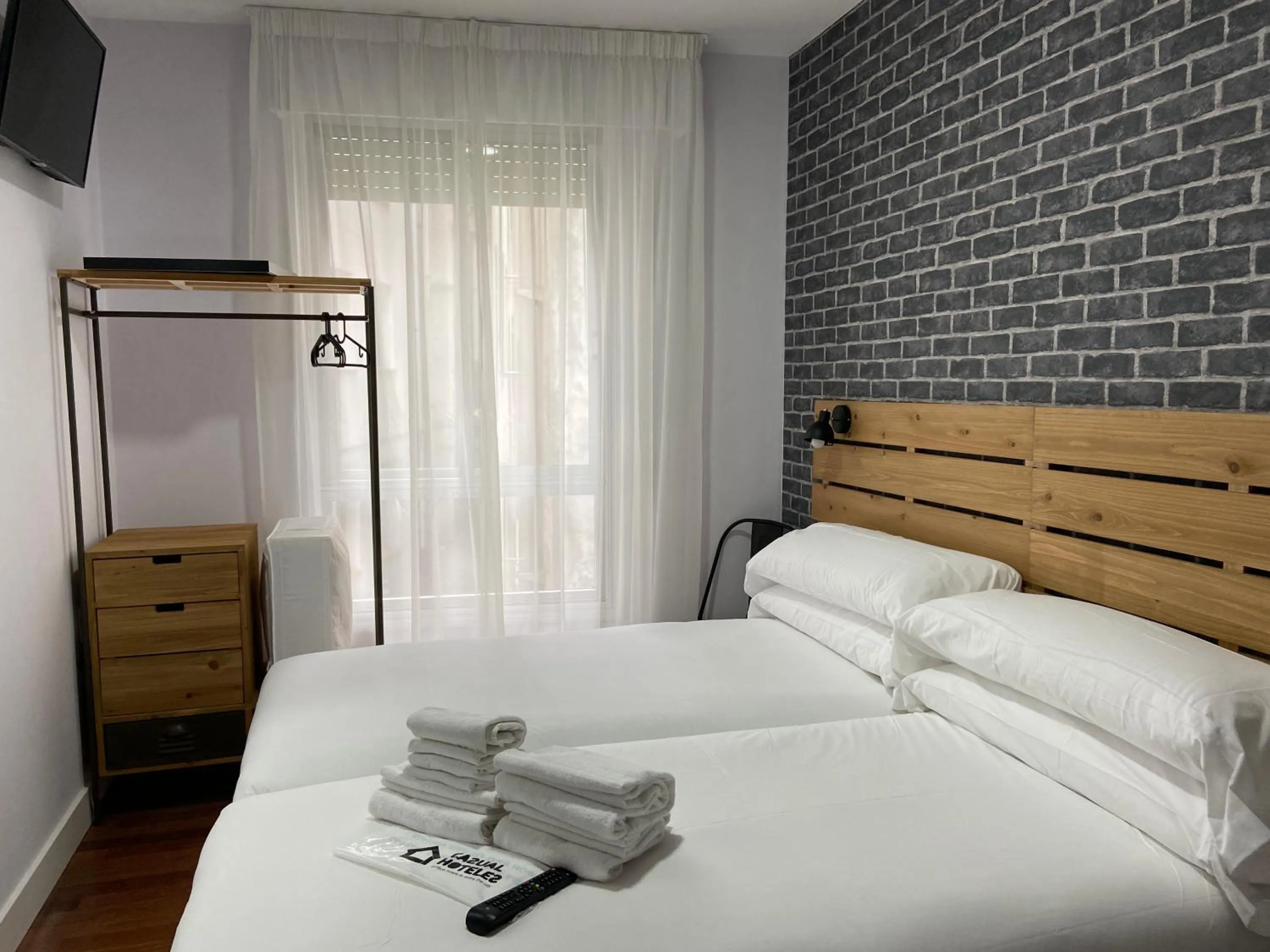 Photo of the whole room, Bed in Casual Mardones