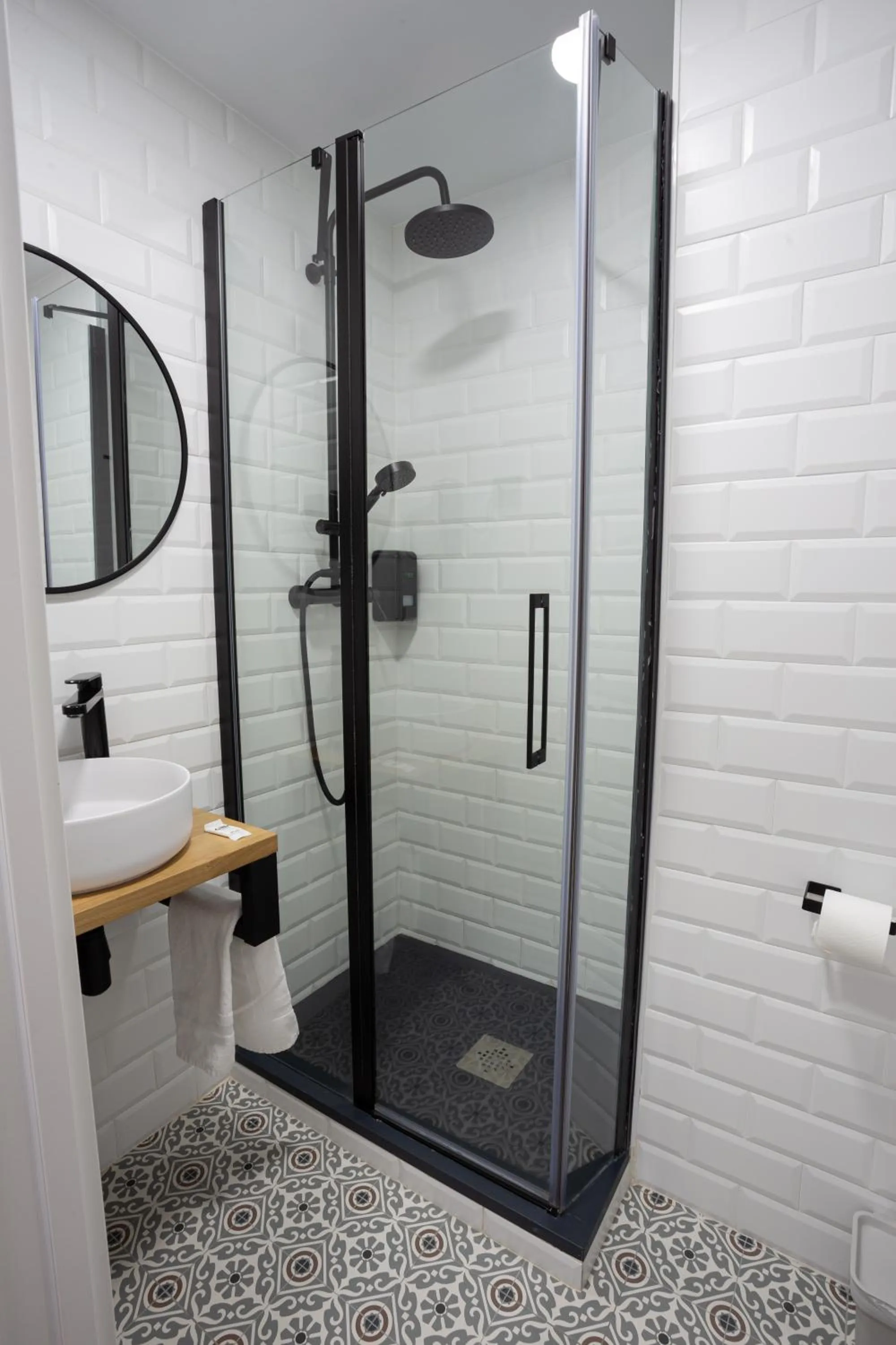 Shower in Casual Mardones