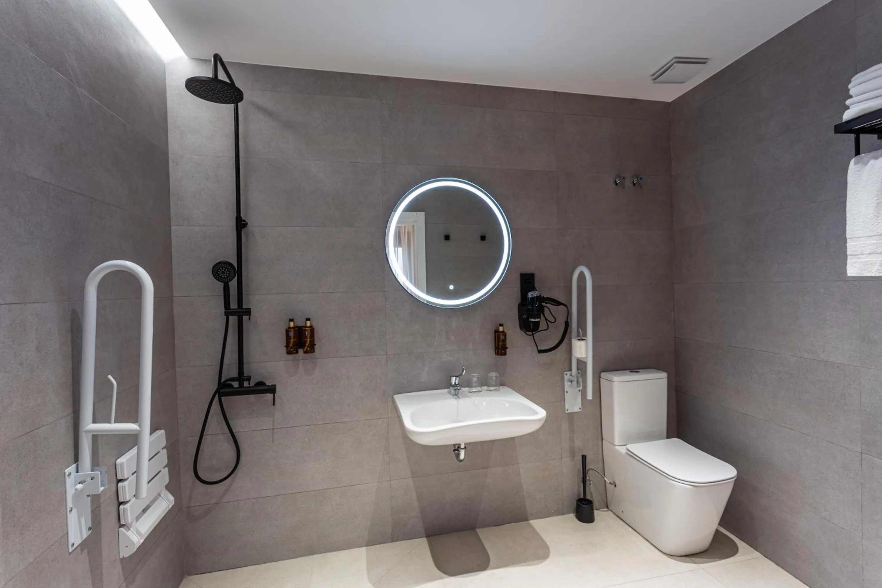 Bathroom in Casual Fuentes