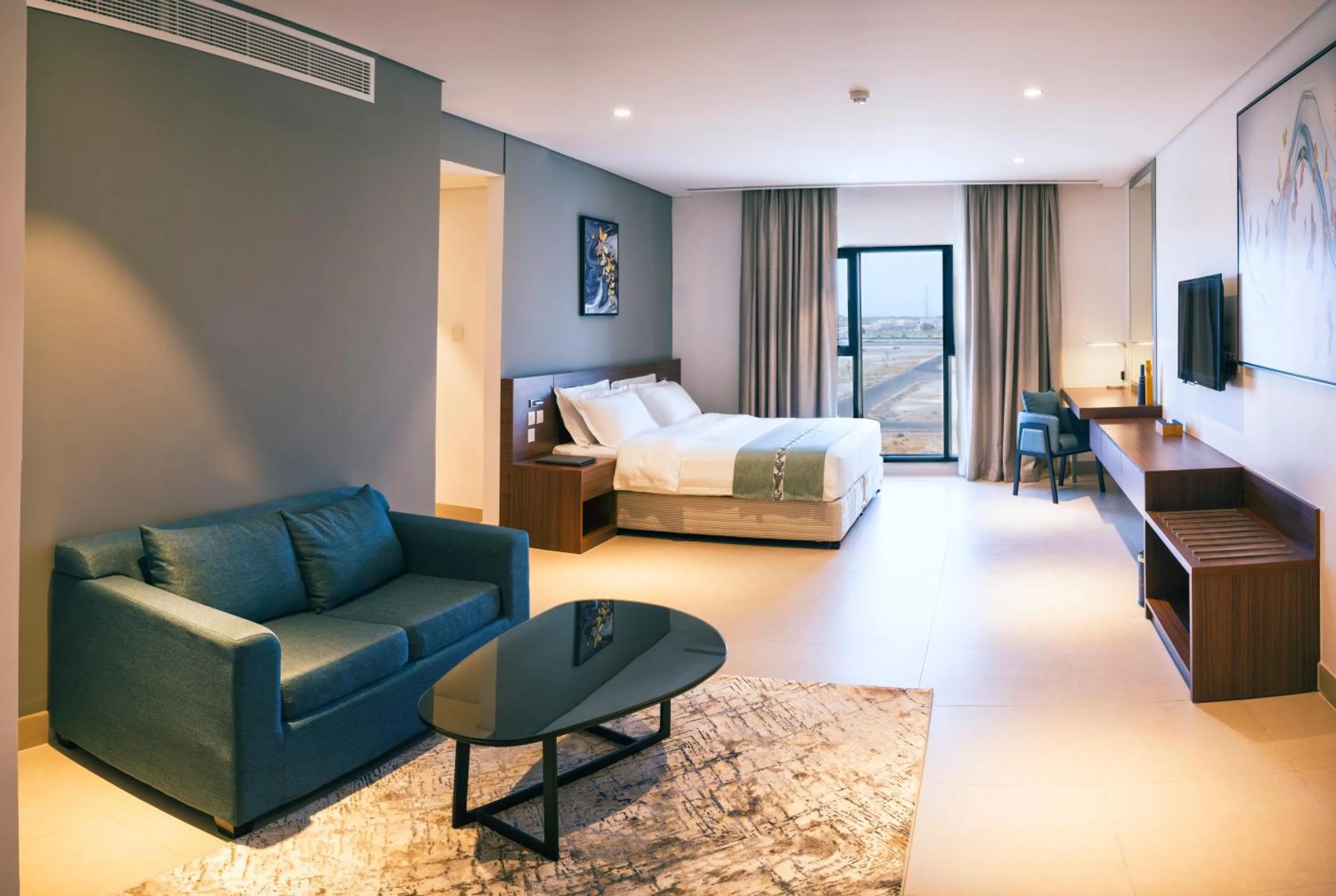 TV and multimedia, Bed in Boulevard Oman Hotel