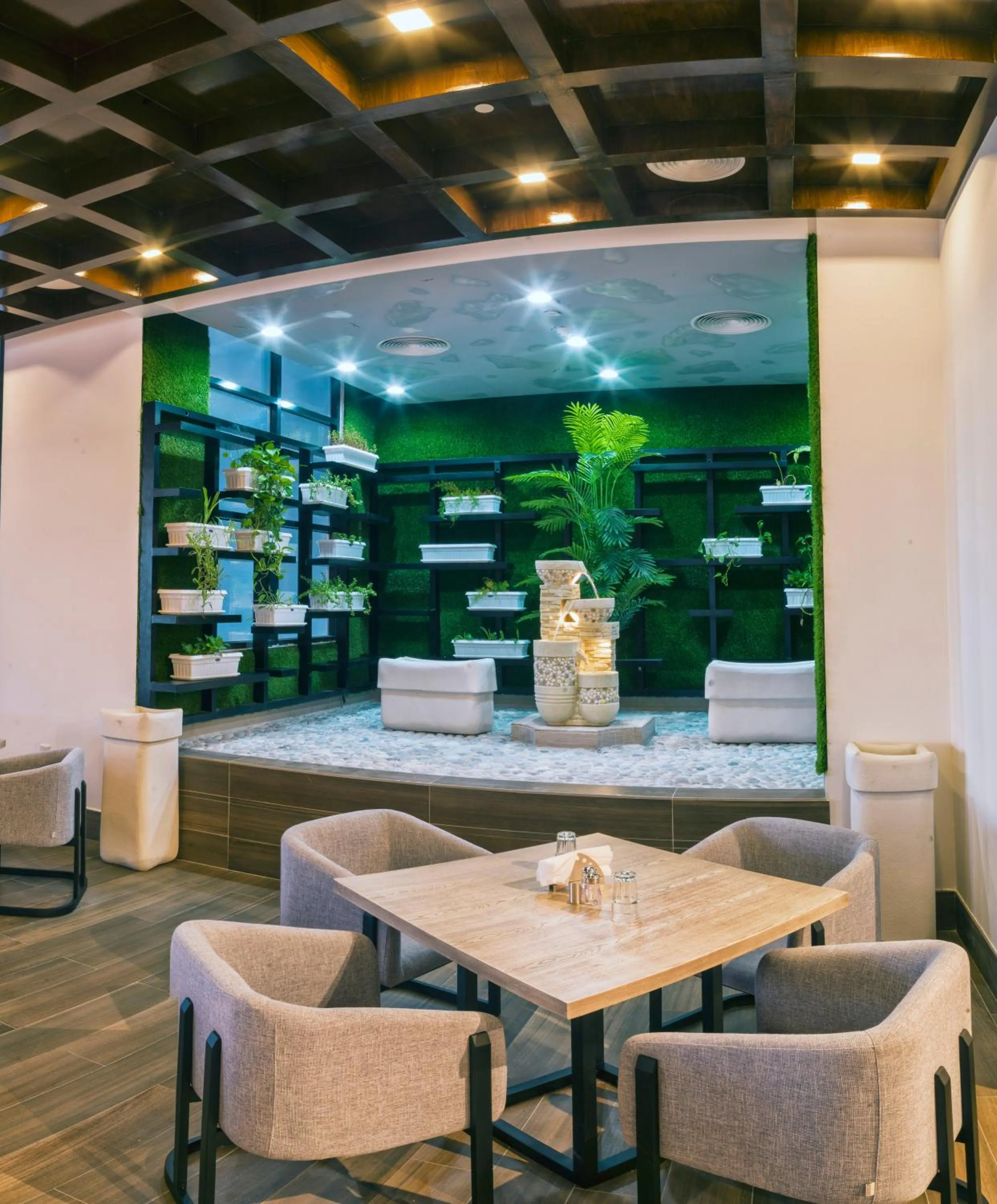 Restaurant/places to eat in Boulevard Oman Hotel