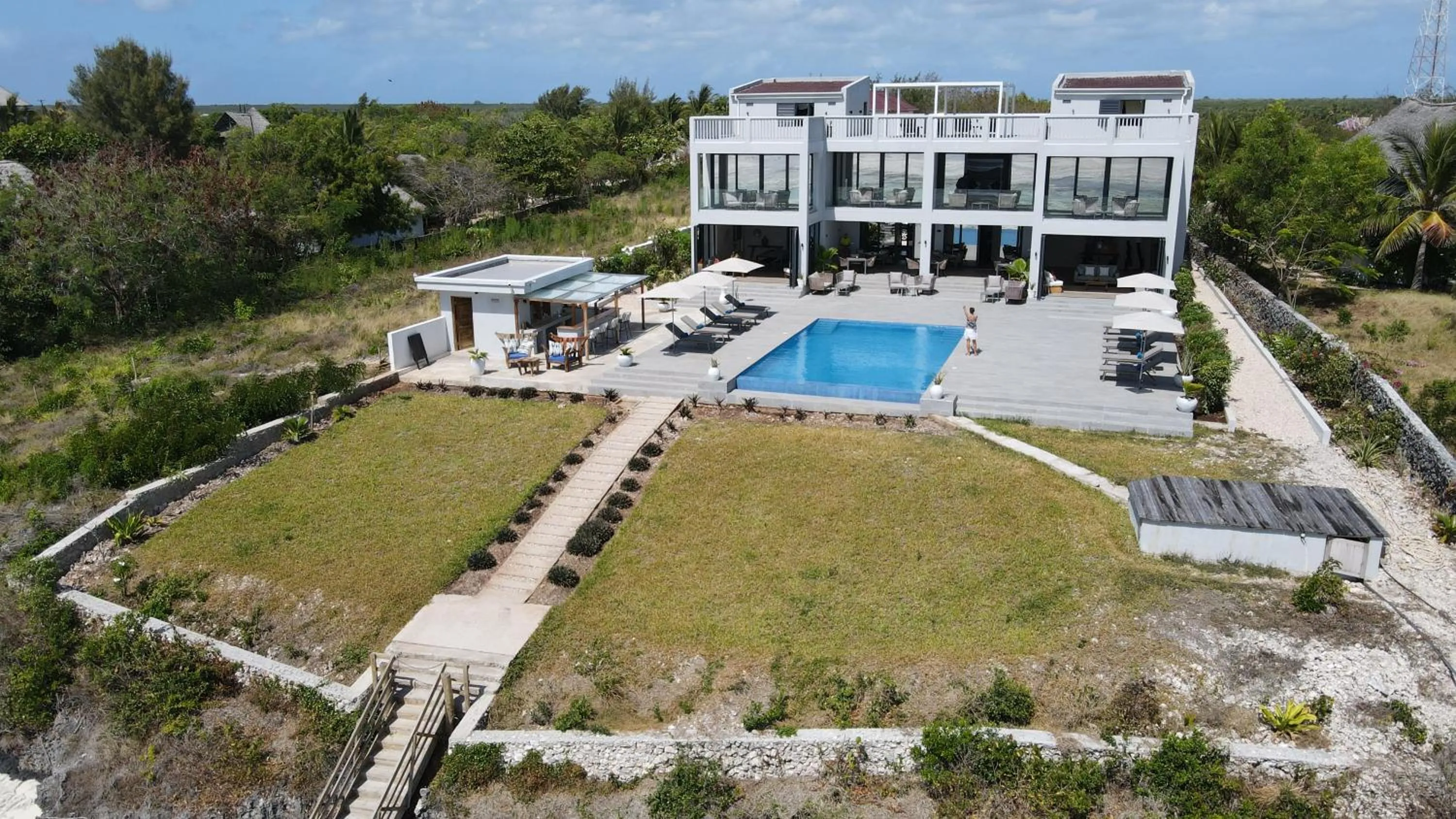 Property building in Villa Bluu