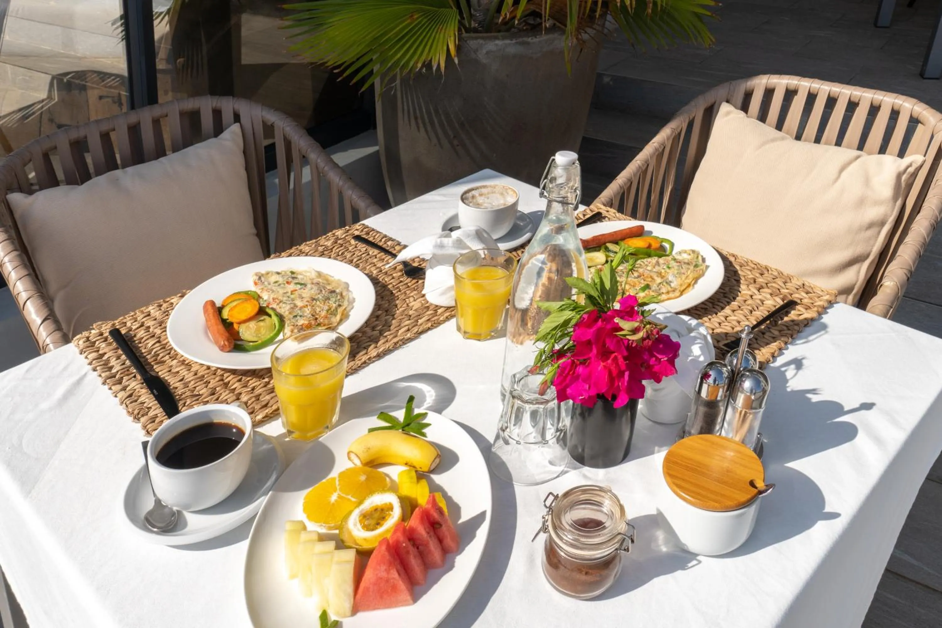 Breakfast in Villa Bluu