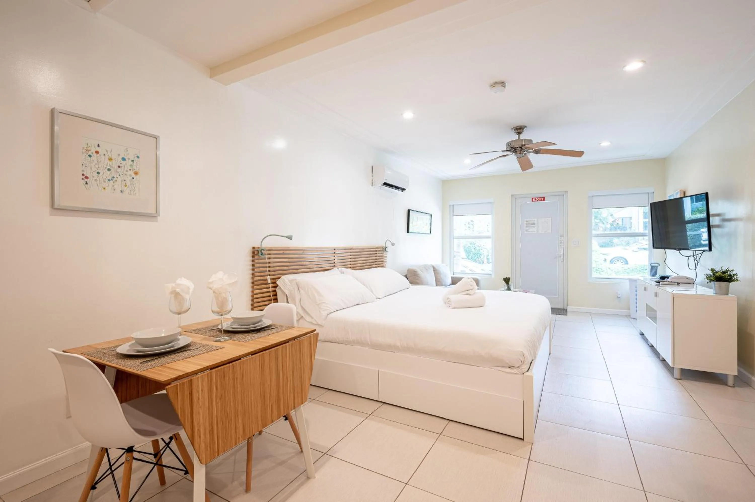 Bed in Casa Del Mar Master