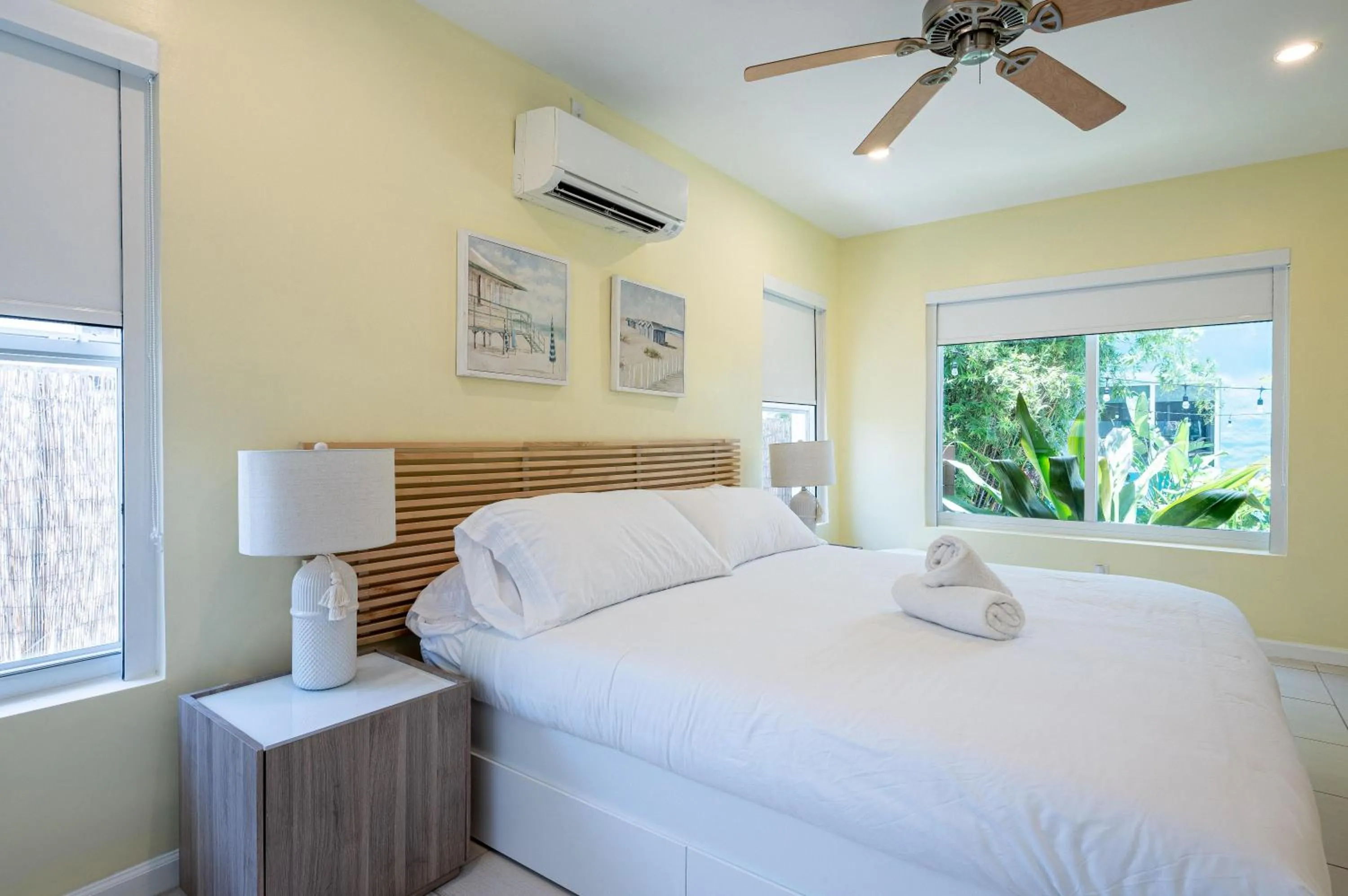 Bed in Casa Del Mar Master