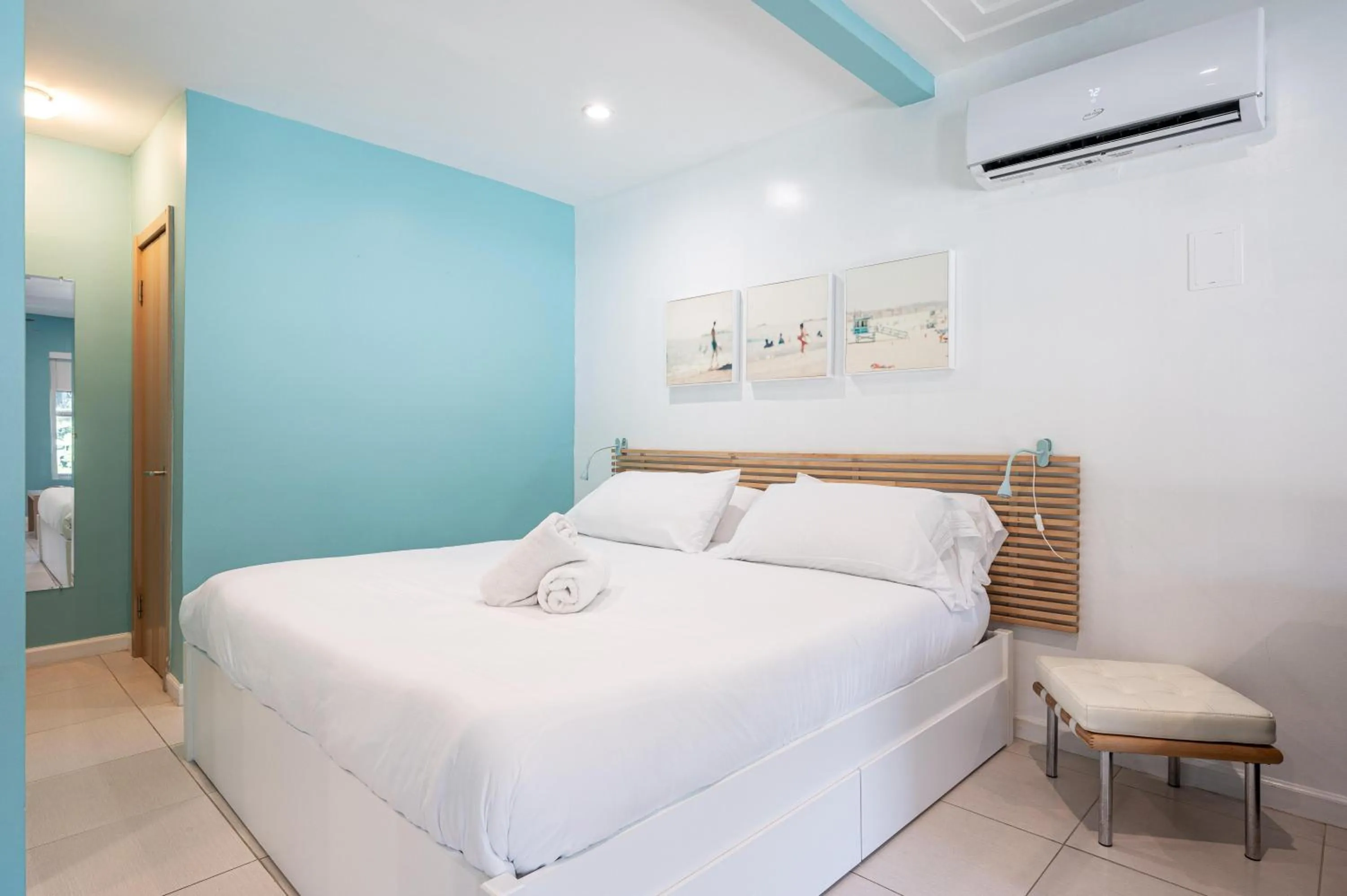 Bed in Casa Del Mar Master