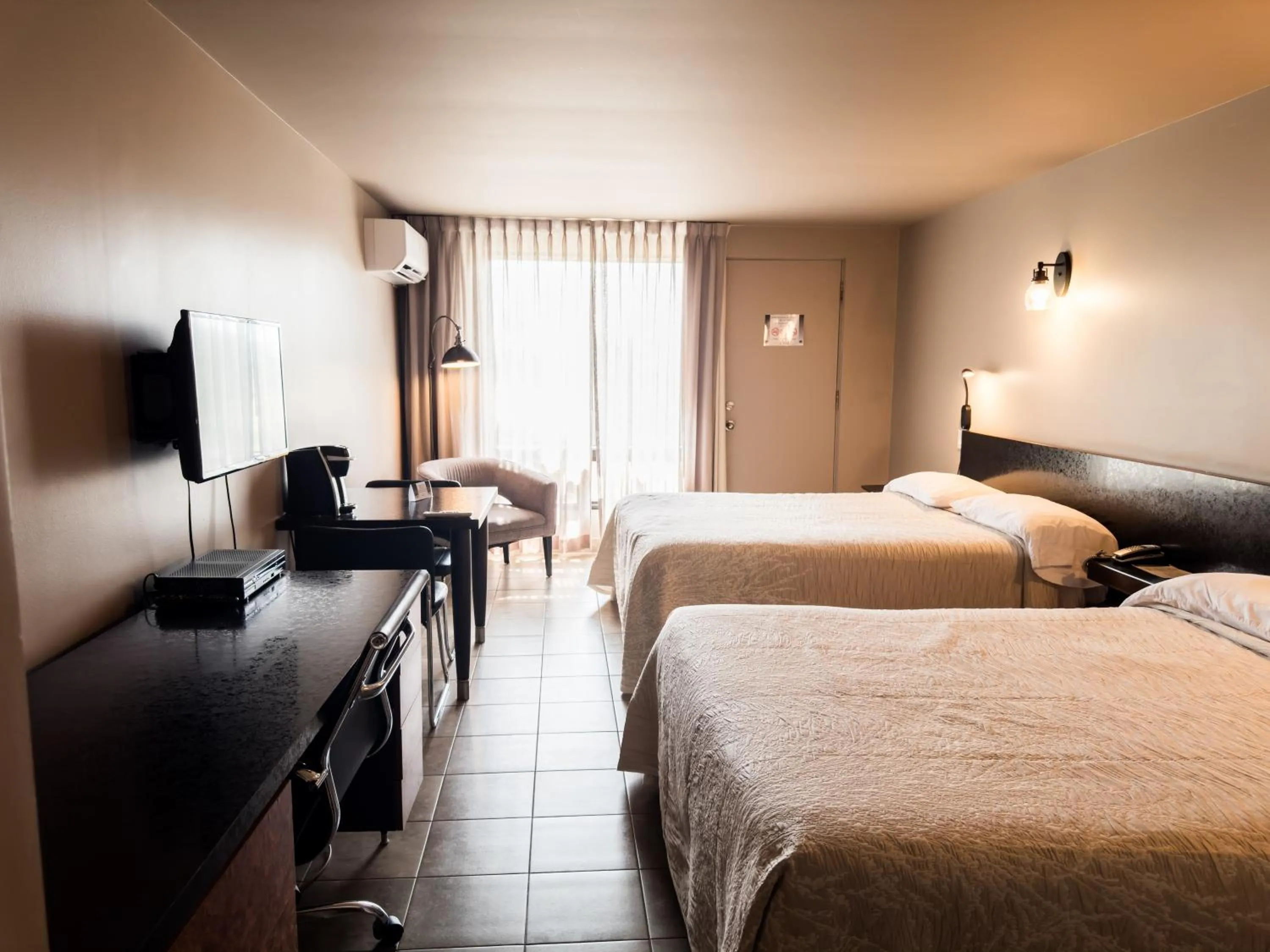 Bedroom, Bed in Motel Le Martinet