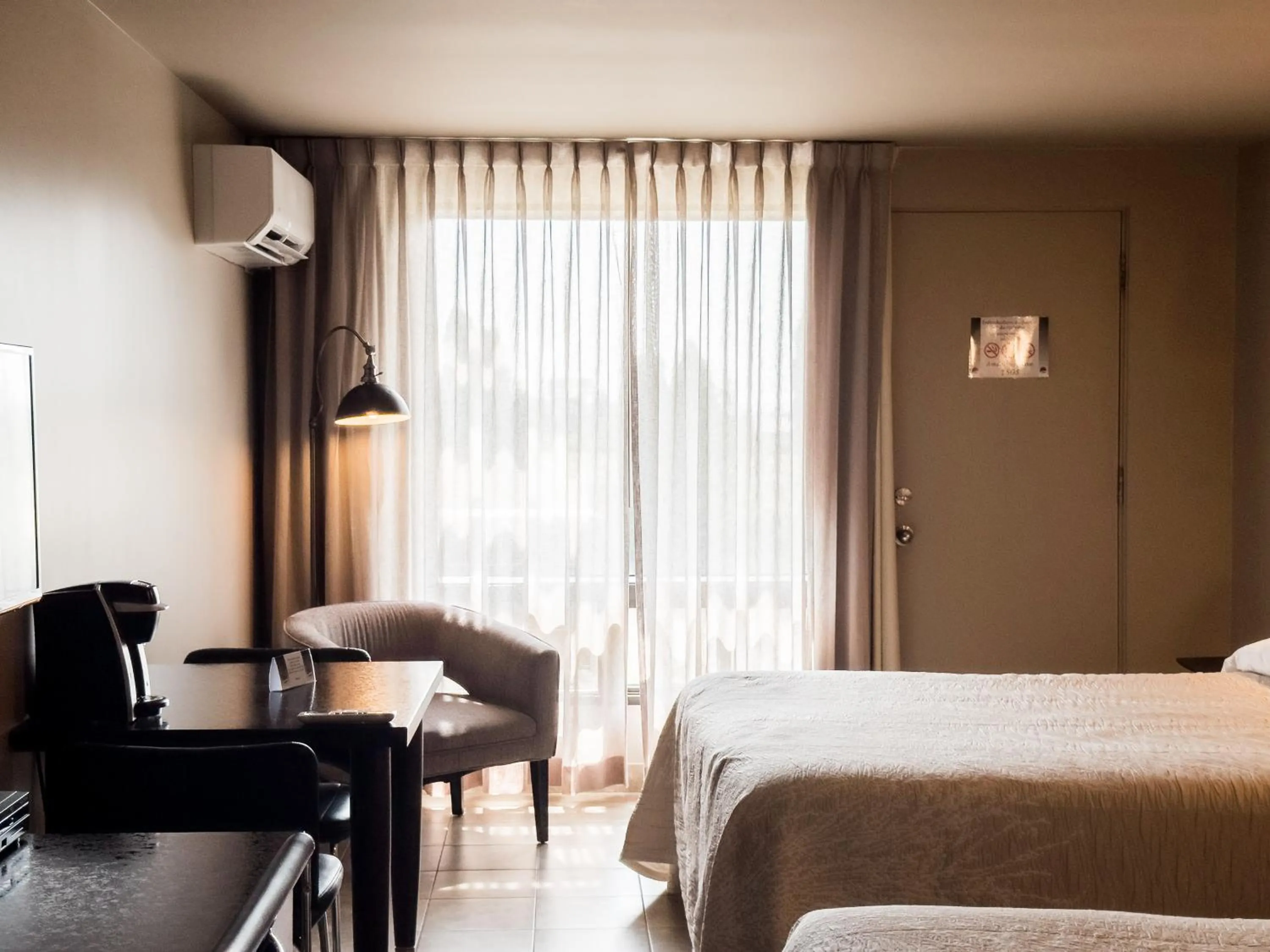 Bedroom, Bed in Motel Le Martinet