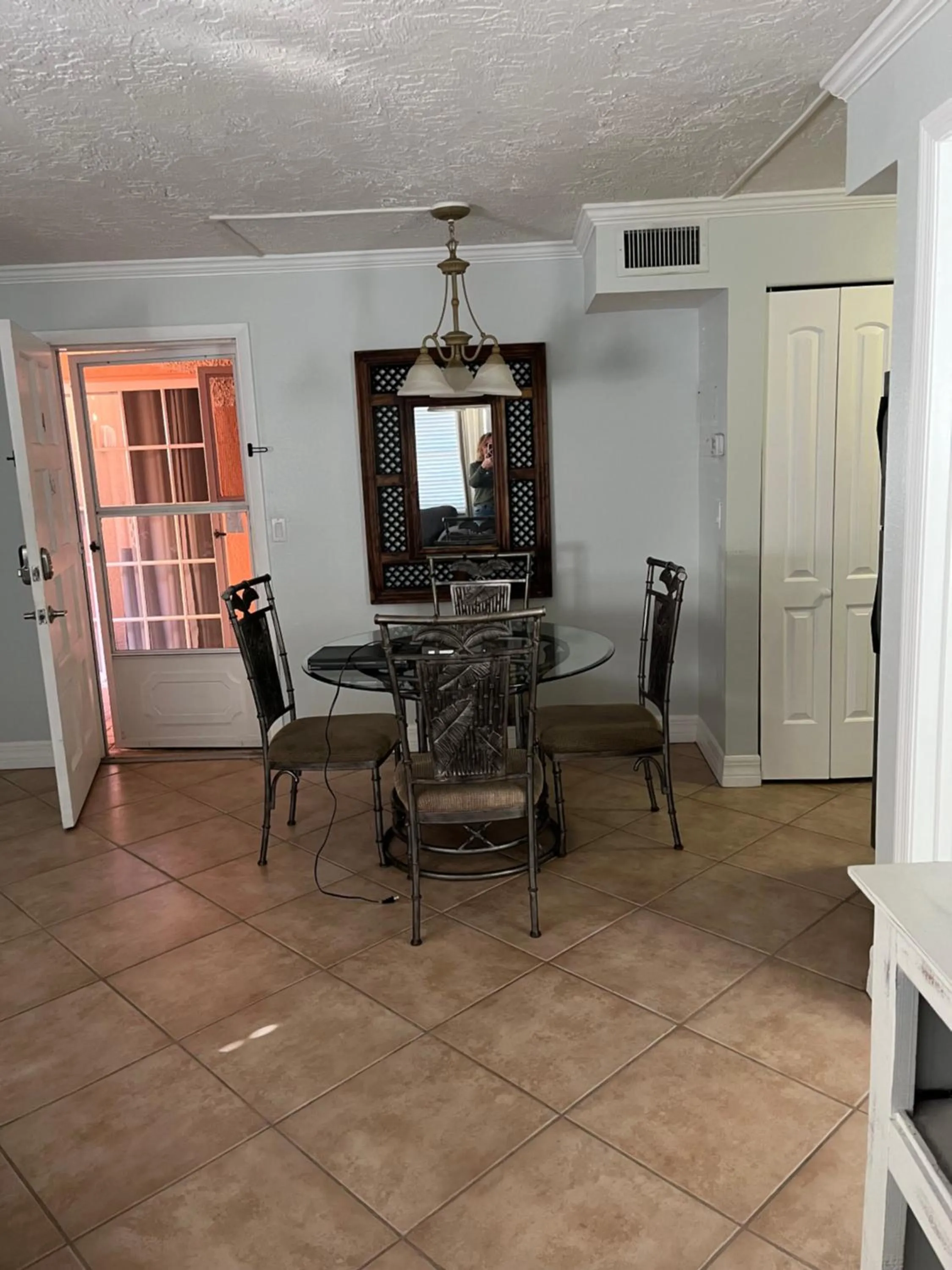 One-Bedroom Apartment with Patio 4  in Alamanda Villas on Holmes Beach