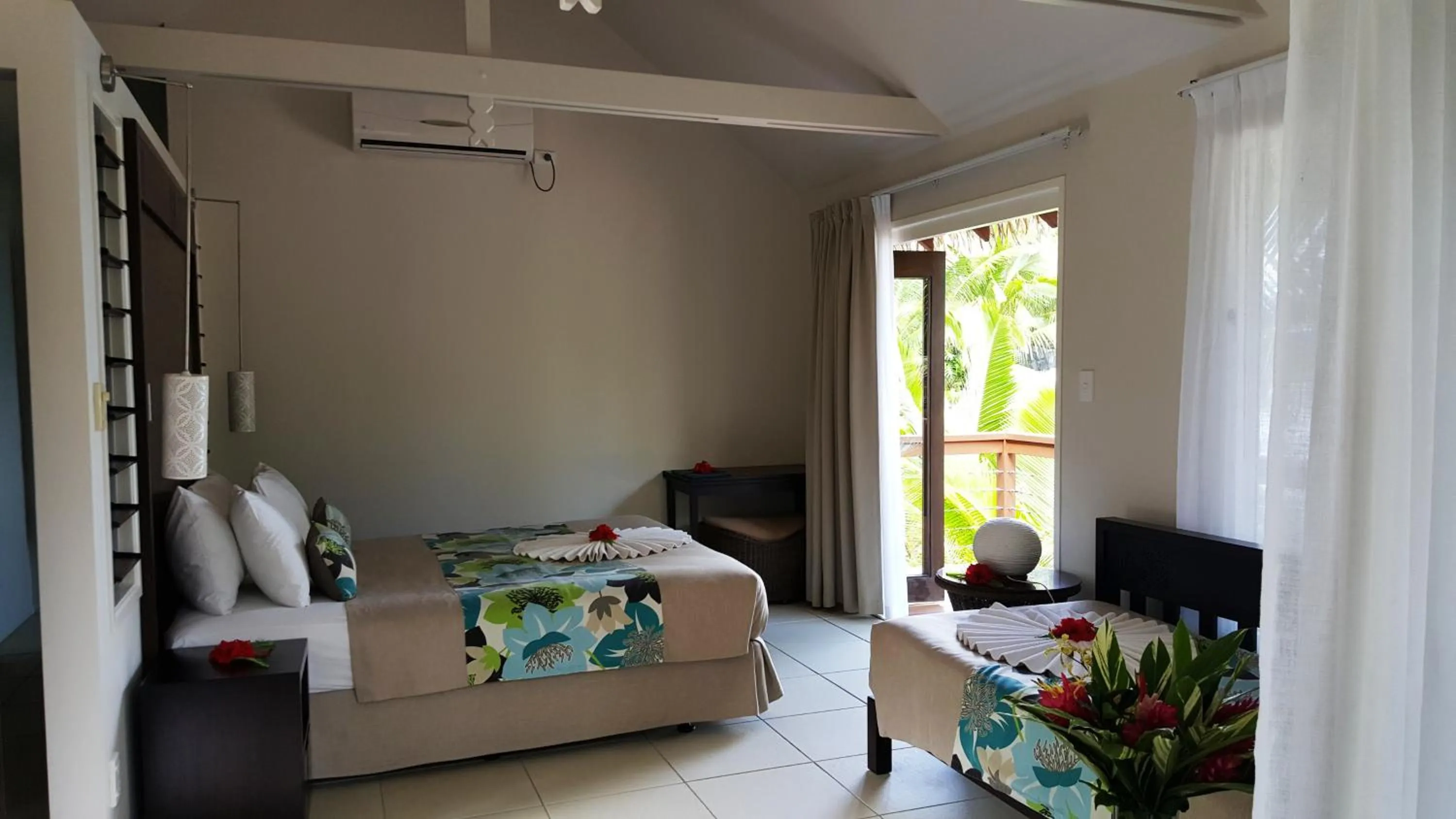 Bedroom, Bed in Seabreeze Resort Samoa – Exclusively for Adults