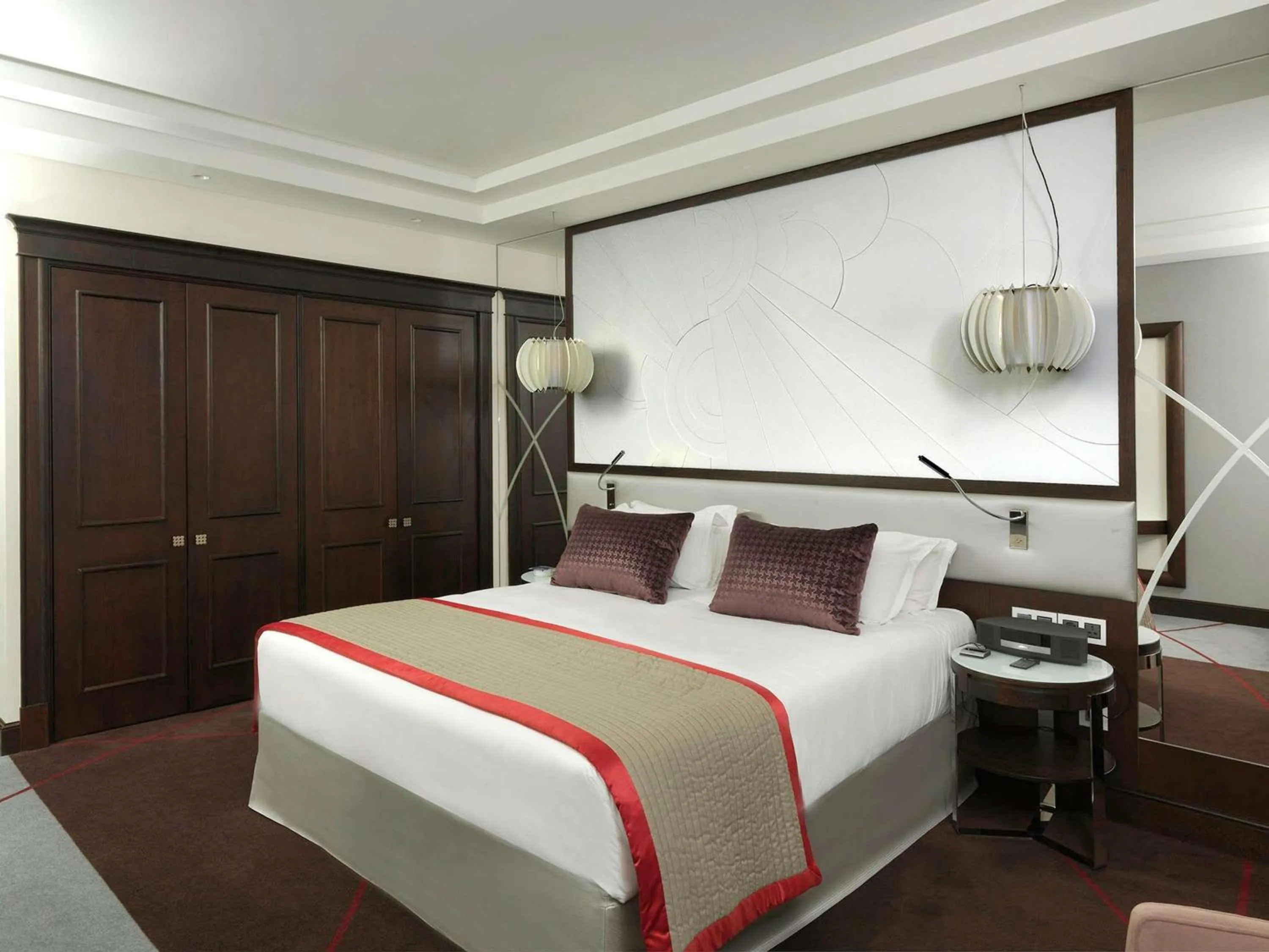 Bedroom, Bed in Sofitel Beirut Le Gabriel