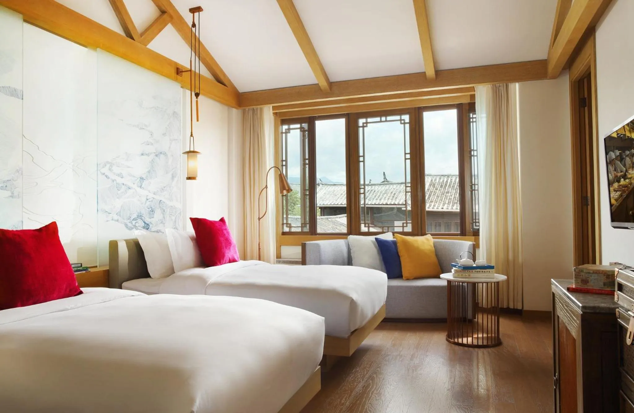Photo of the whole room, Bed in Hotel Indigo Lijiang Ancient Town by IHG