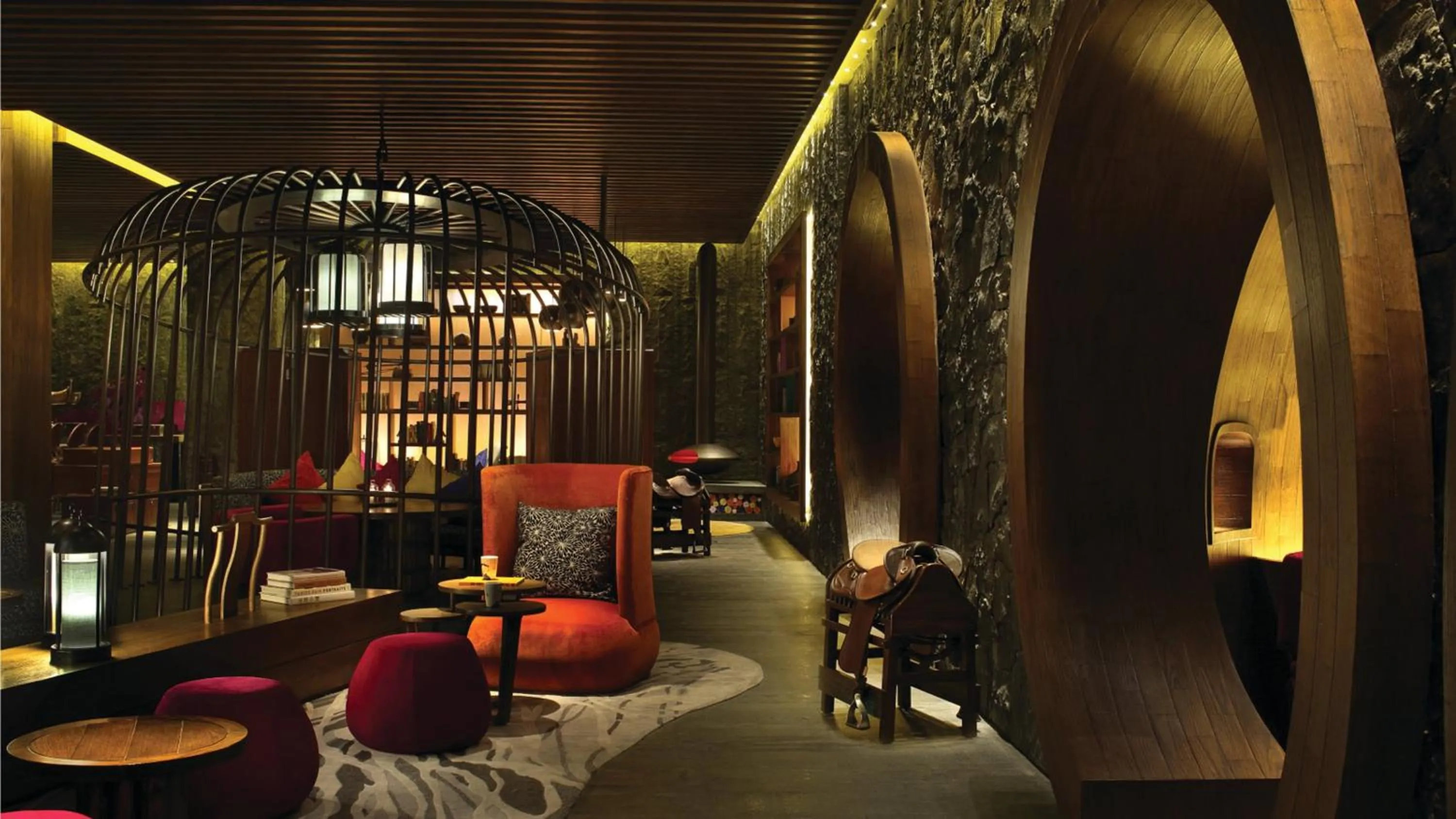 Lounge or bar in Hotel Indigo Lijiang Ancient Town by IHG