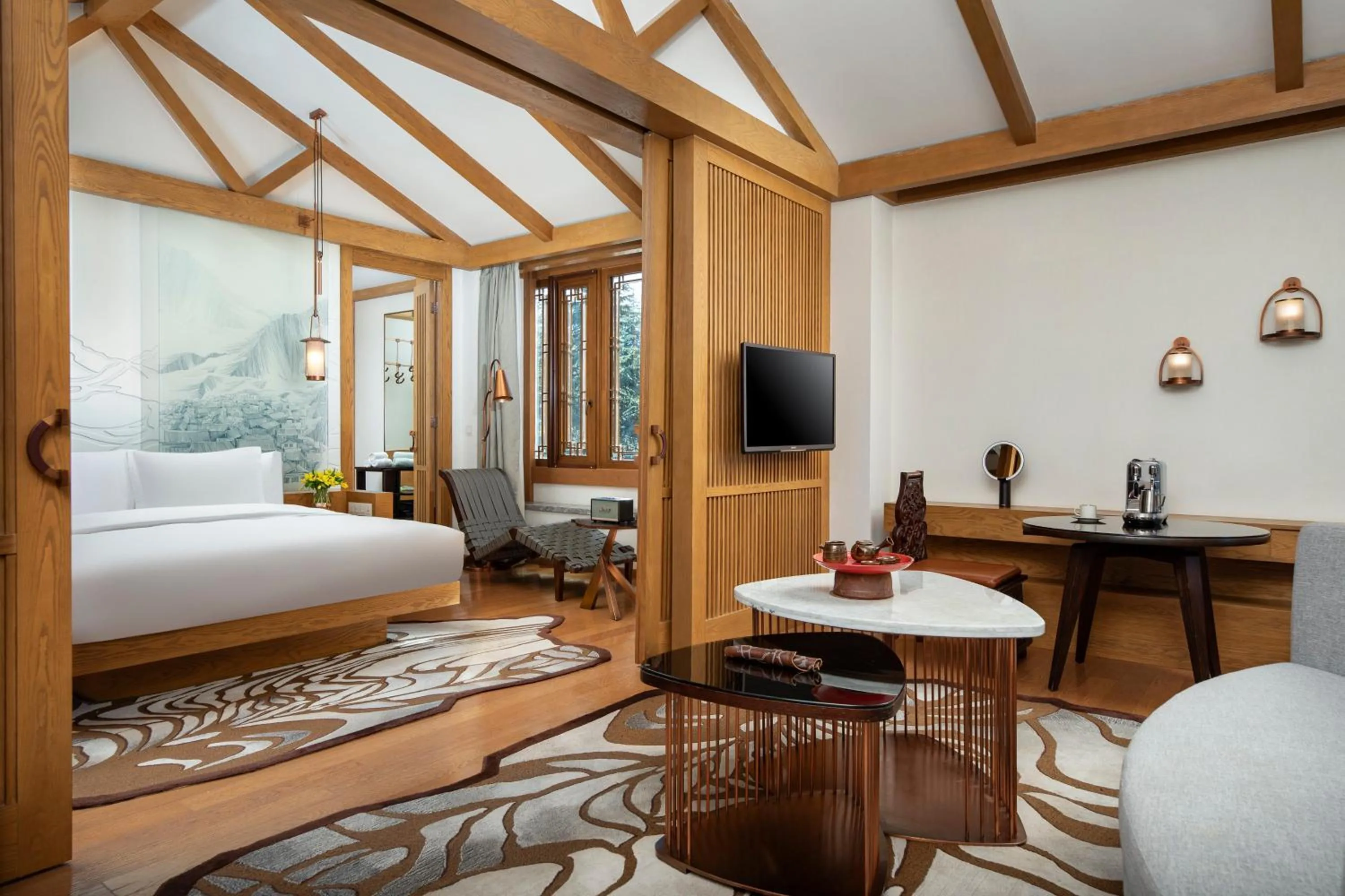 Photo of the whole room, Bed in Hotel Indigo Lijiang Ancient Town by IHG