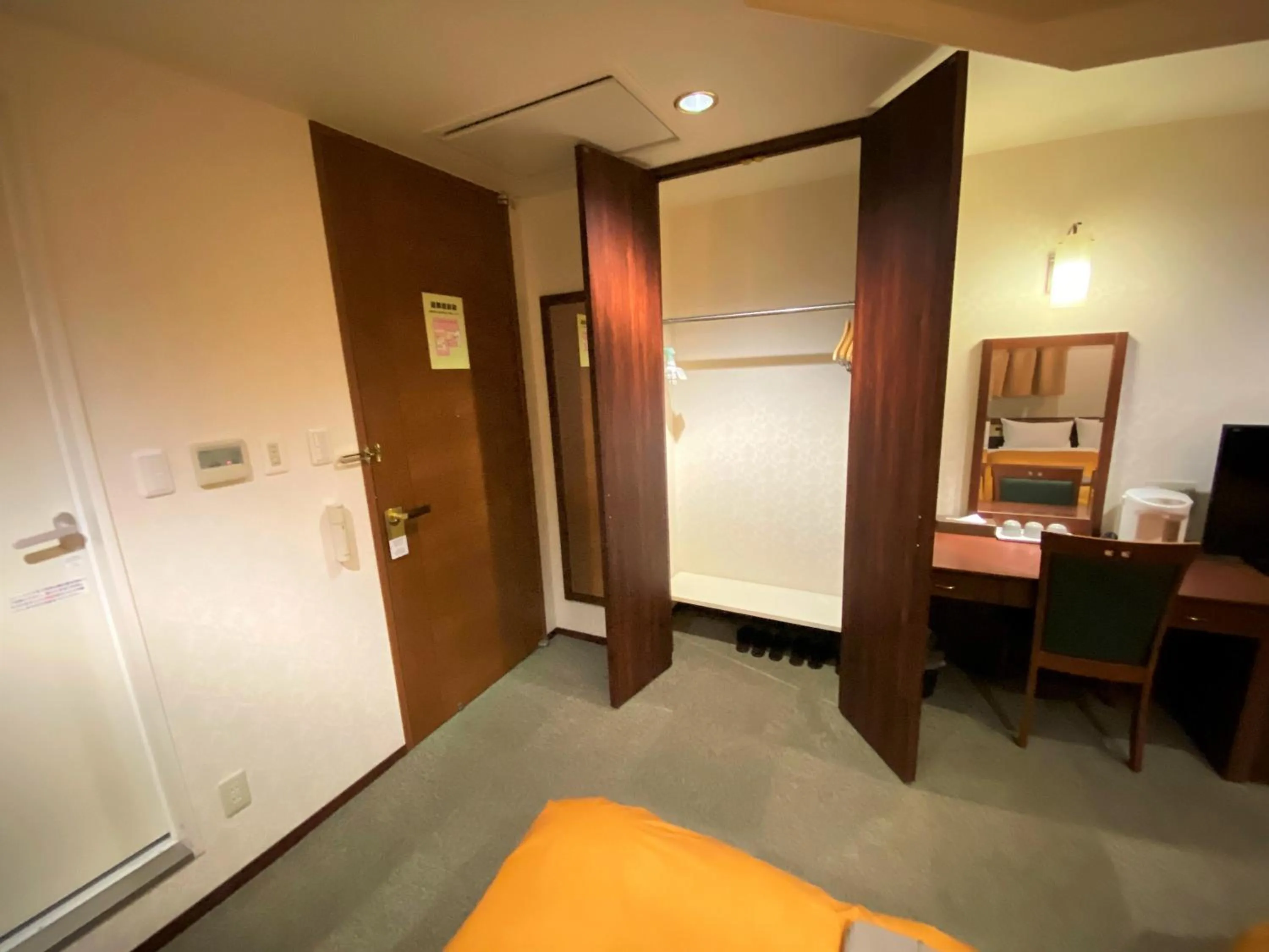Bed in Hotel 1-2-3 Kokura