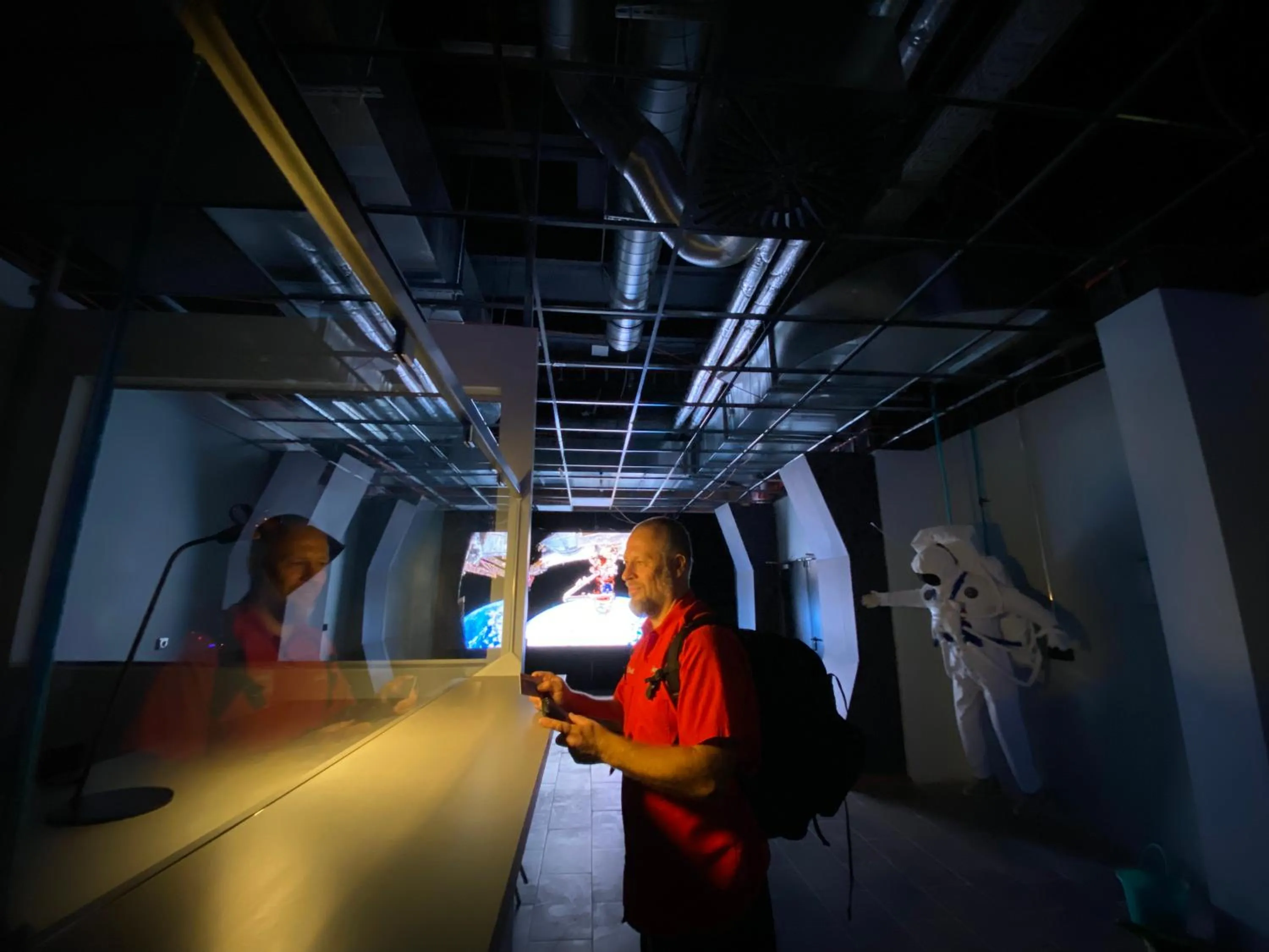 Space Night Capsule Hostel