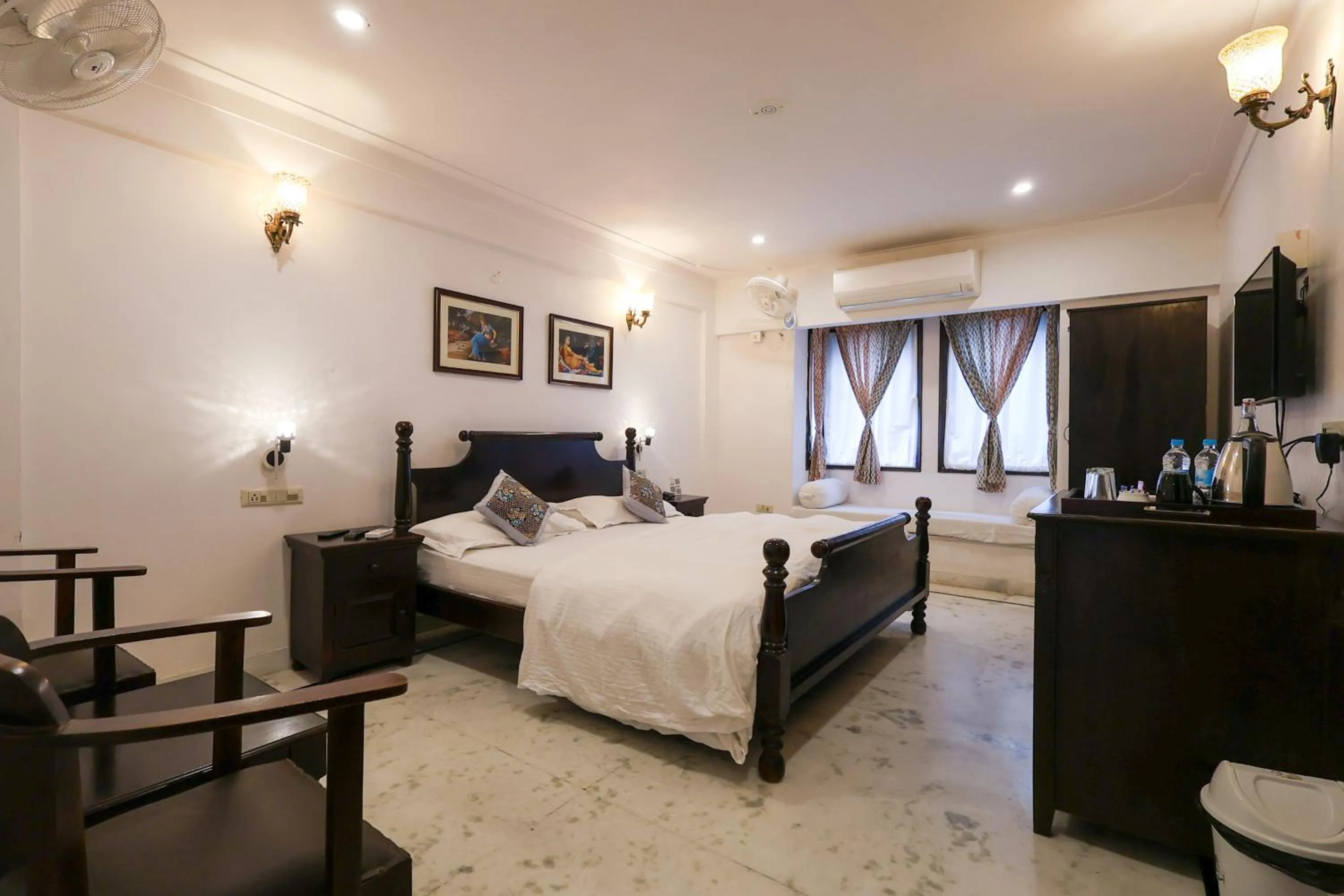 Bed in Kotra Haveli A Boutique Hotel by Lake Pichola