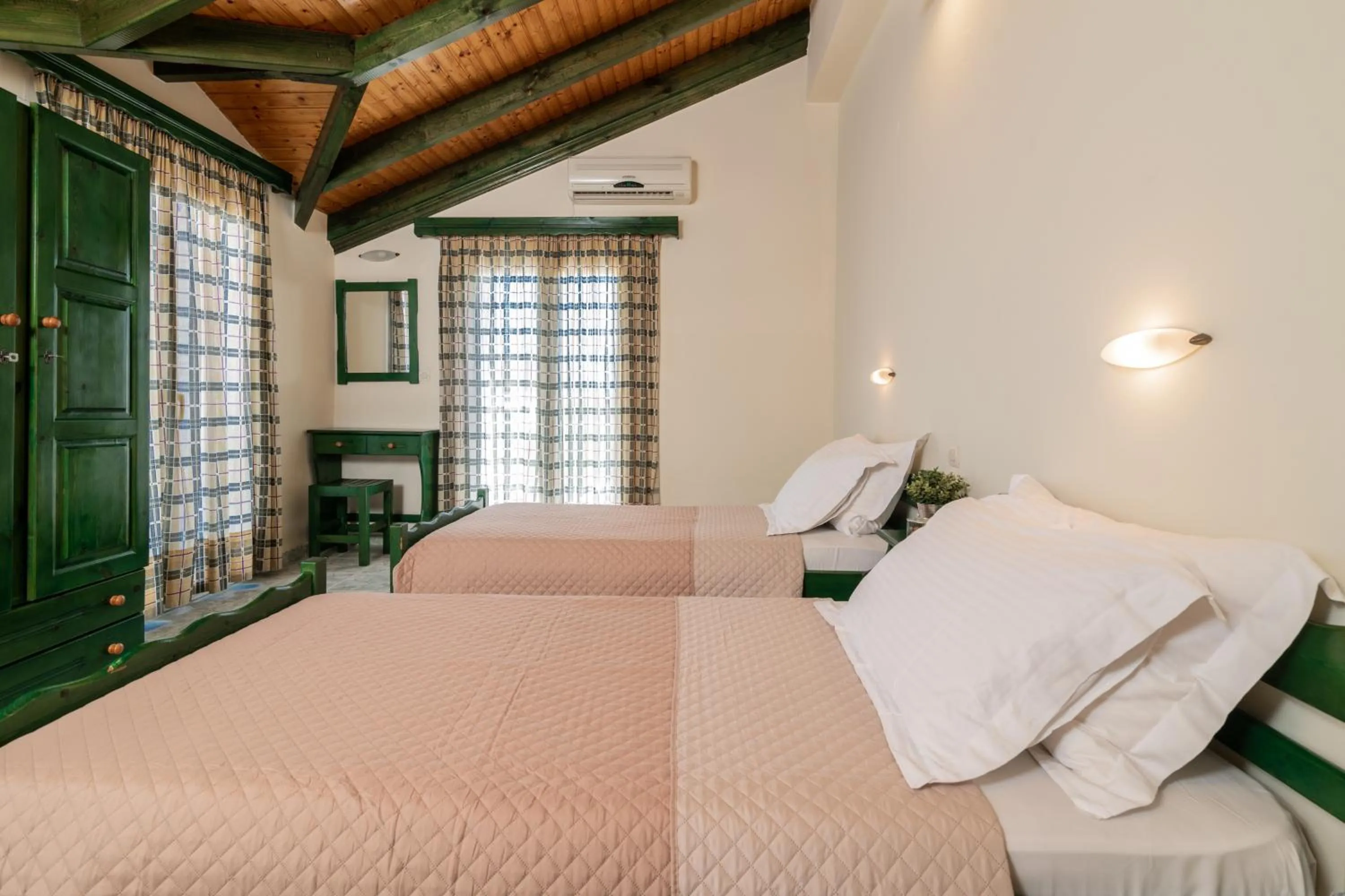 Bed in Sunset Apartments