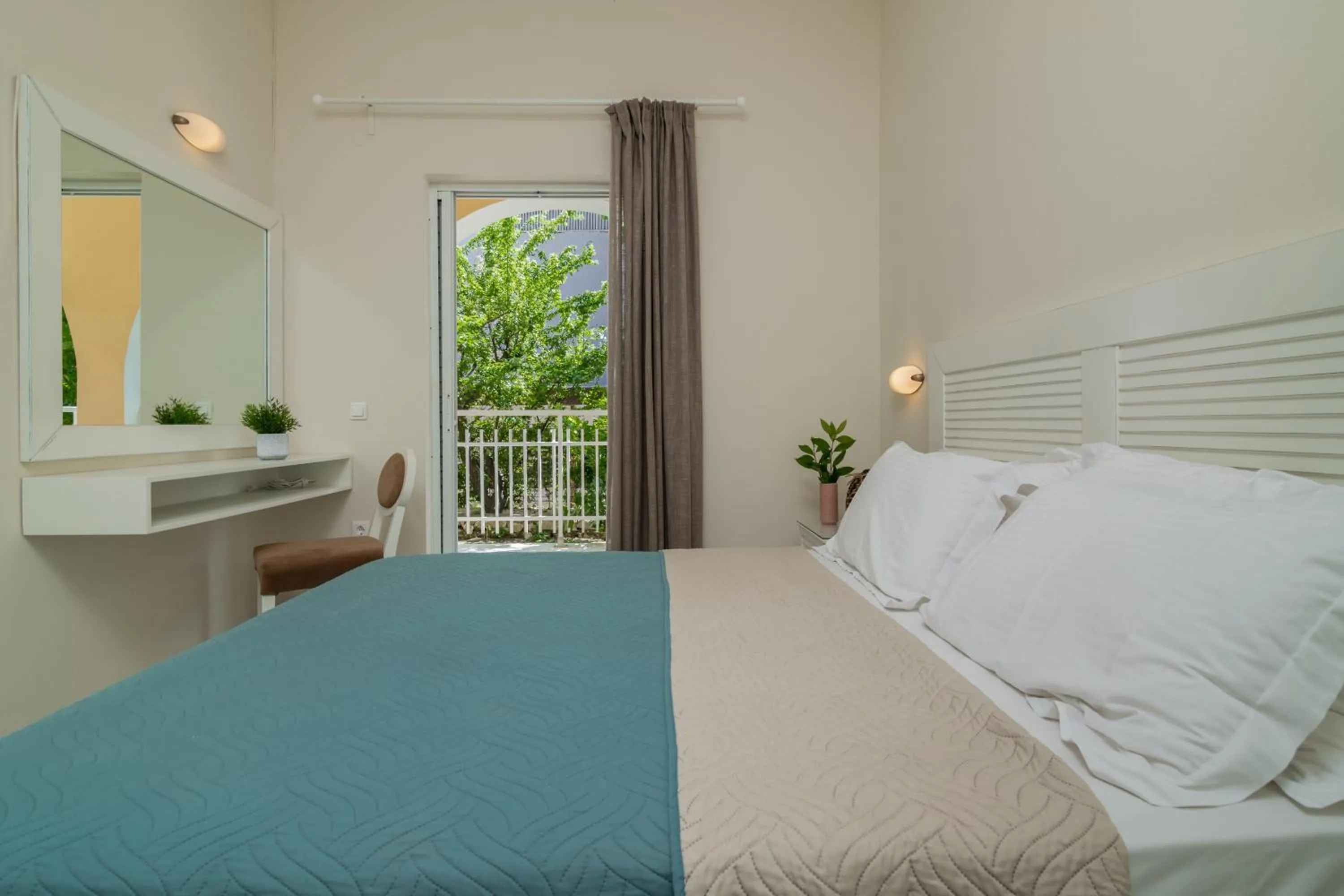 Bed in Sunset Apartments