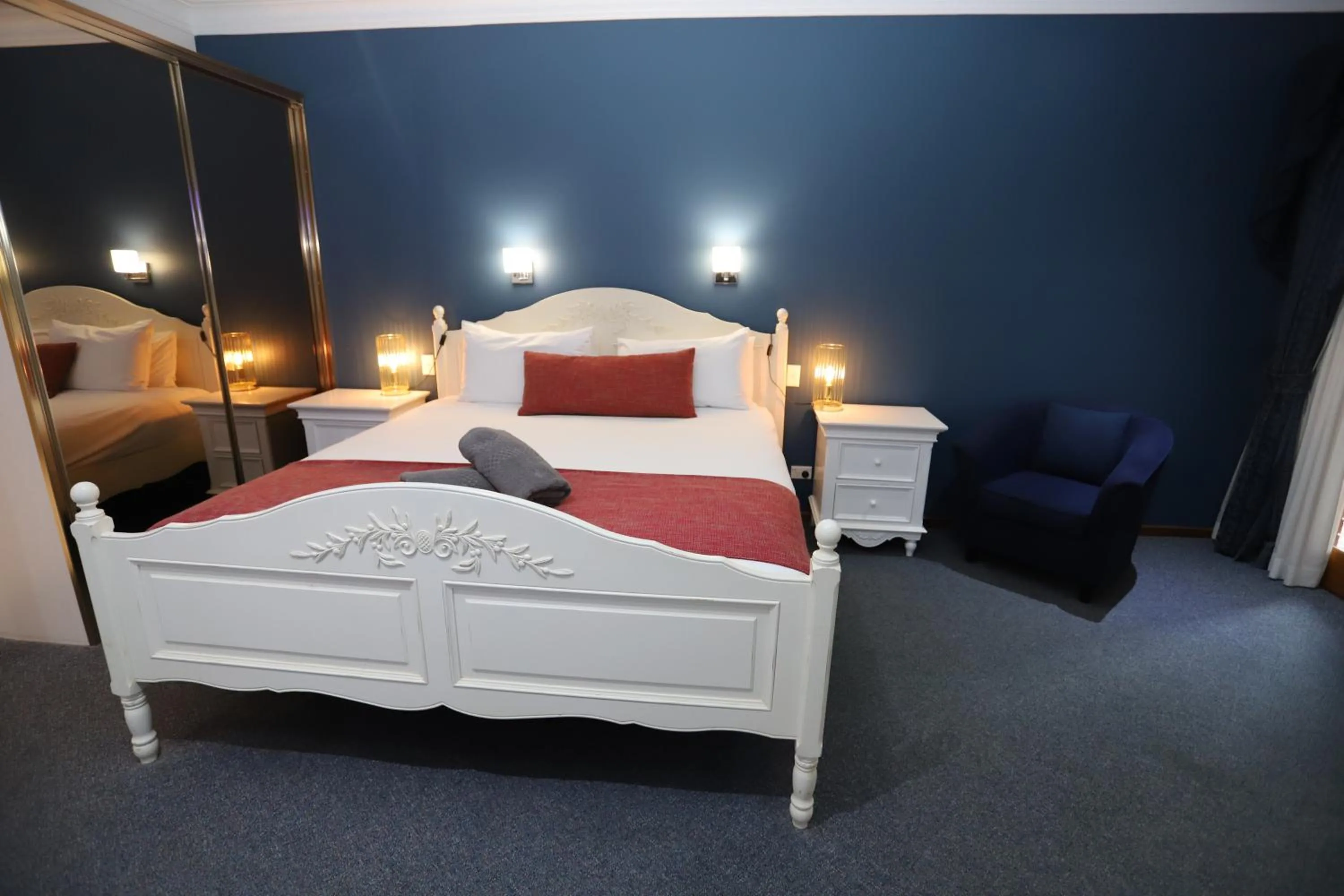 Bed in Sleepy Hill Motor Inn