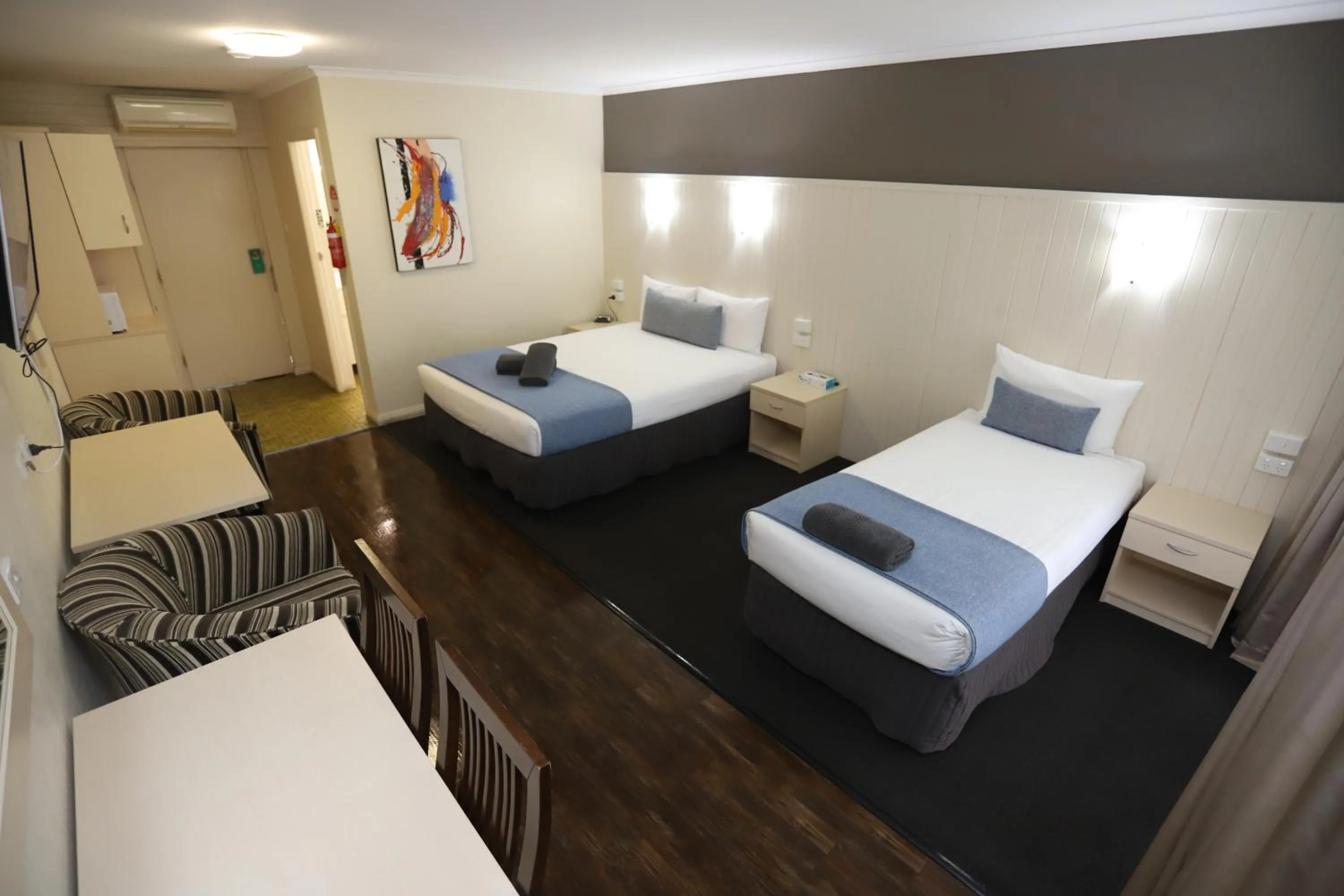 Photo of the whole room, Bed in Sleepy Hill Motor Inn